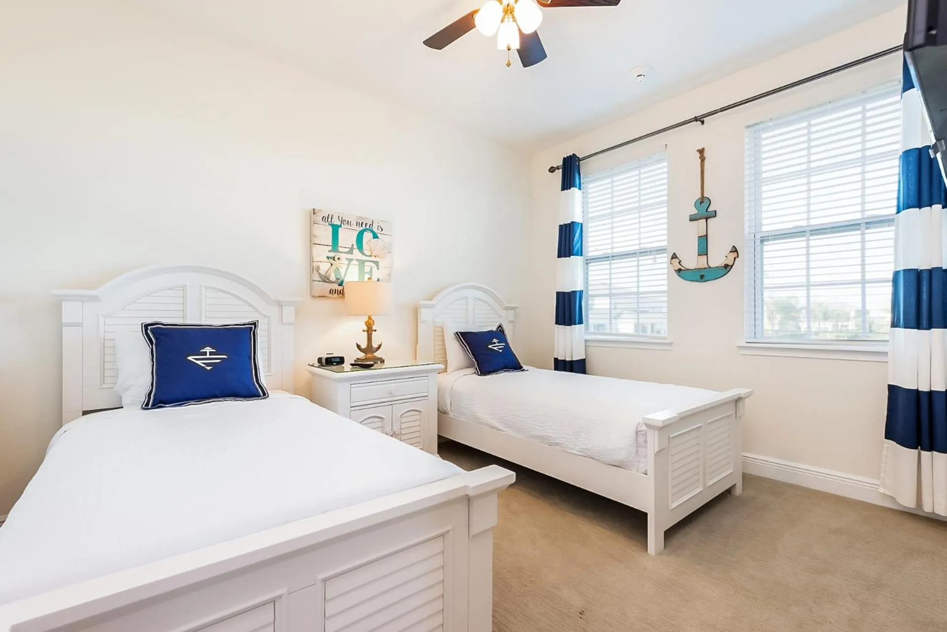 Bed in Encore Resort and Water Park at Reunion by Rentyl