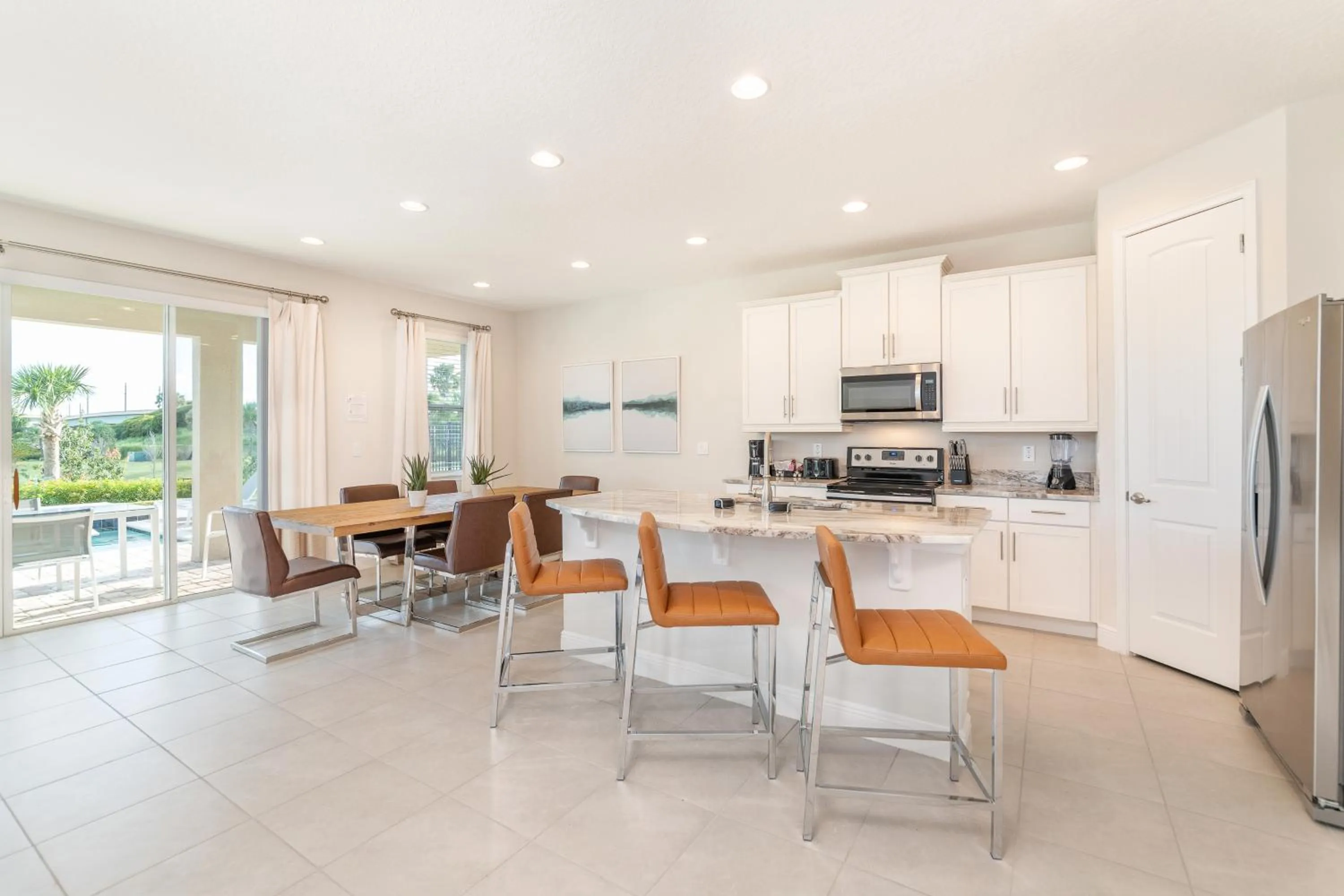 Coffee/tea facilities in Encore Resort and Water Park at Reunion by Rentyl