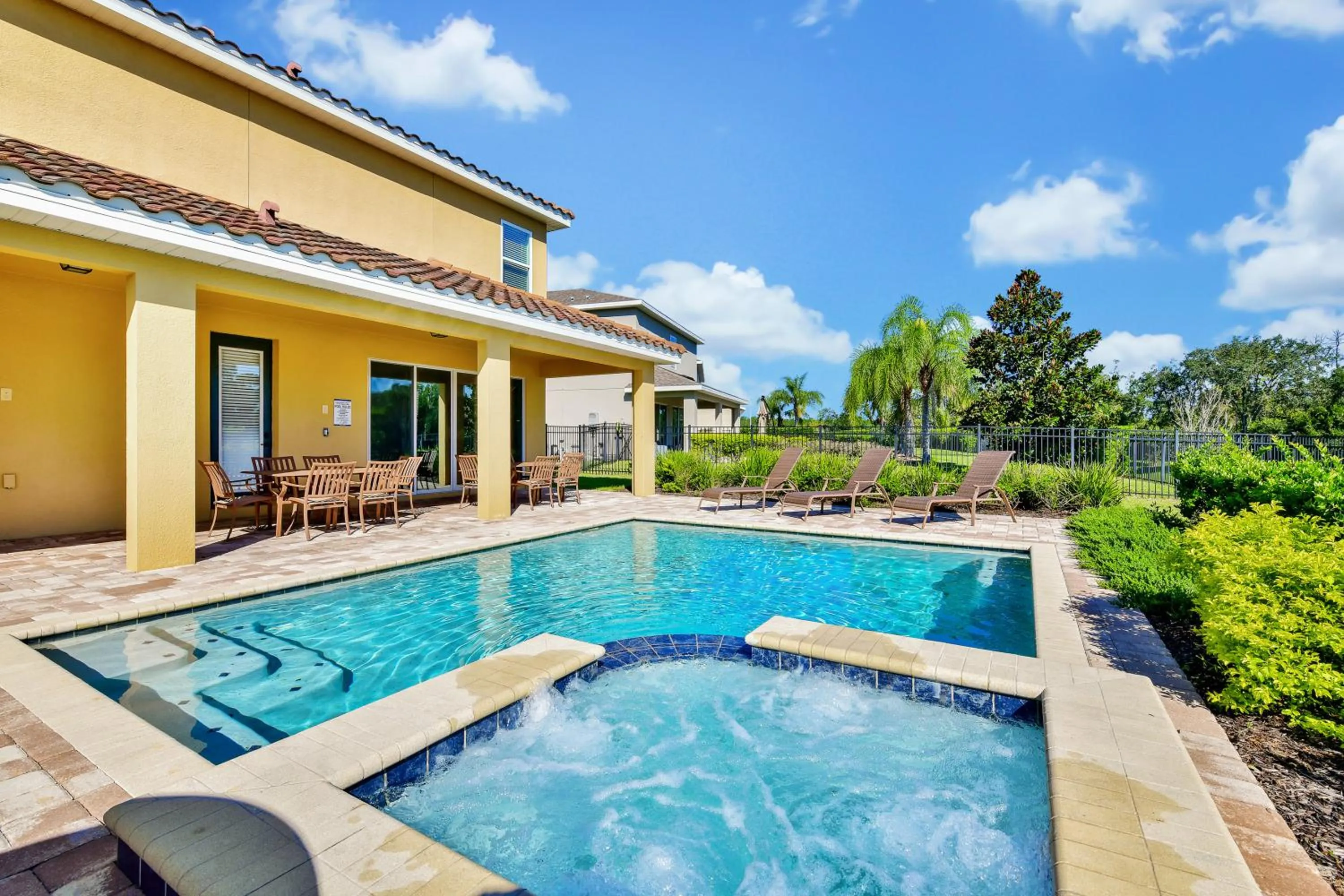 Patio in Encore Resort and Water Park at Reunion by Rentyl