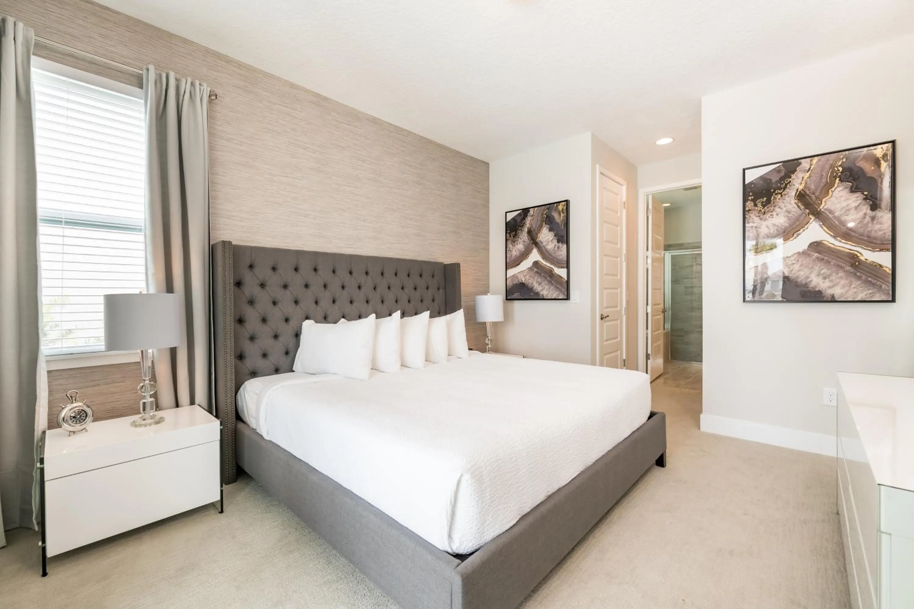 Bed in Encore Resort and Water Park at Reunion by Rentyl