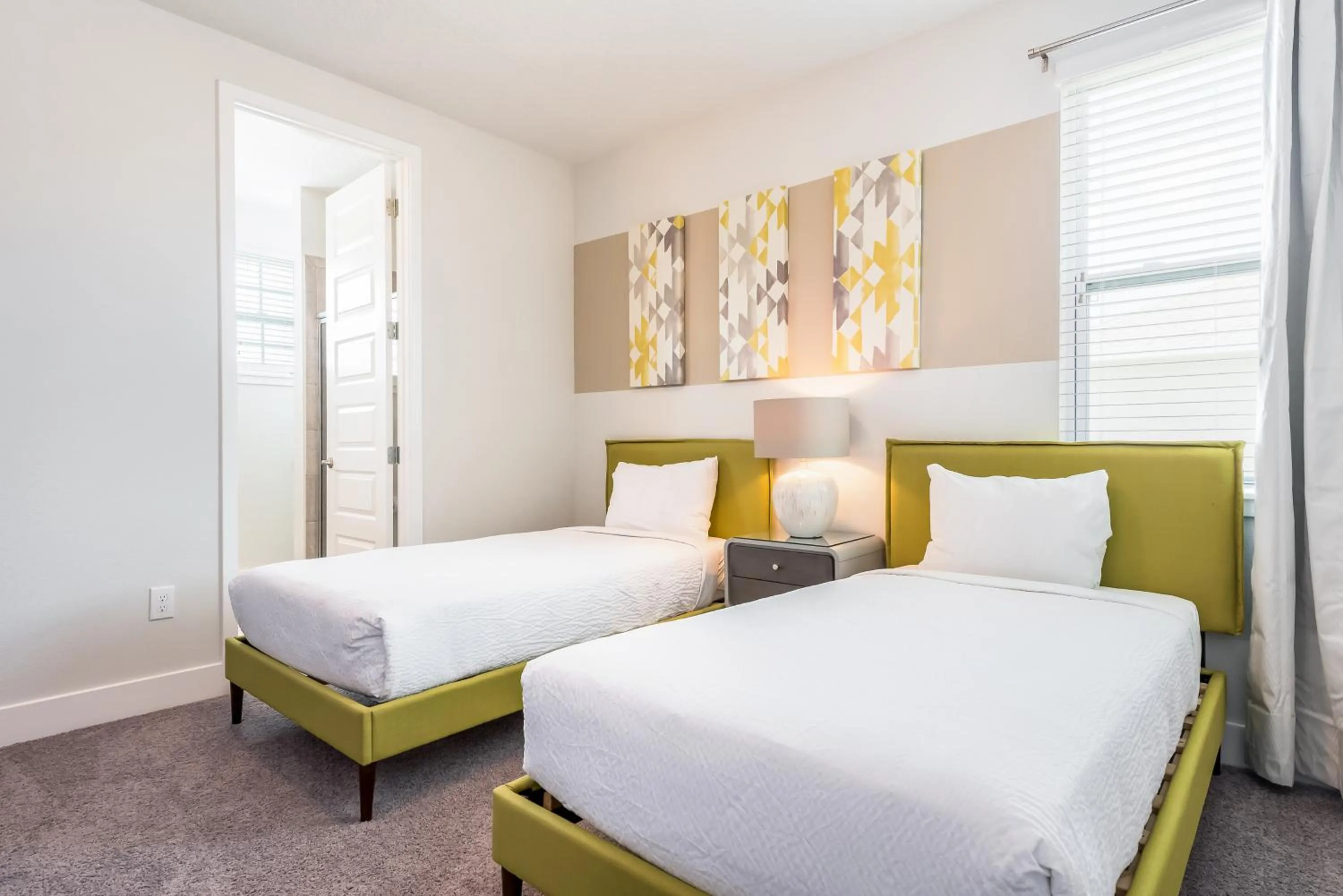 Bed in Encore Resort and Water Park at Reunion by Rentyl