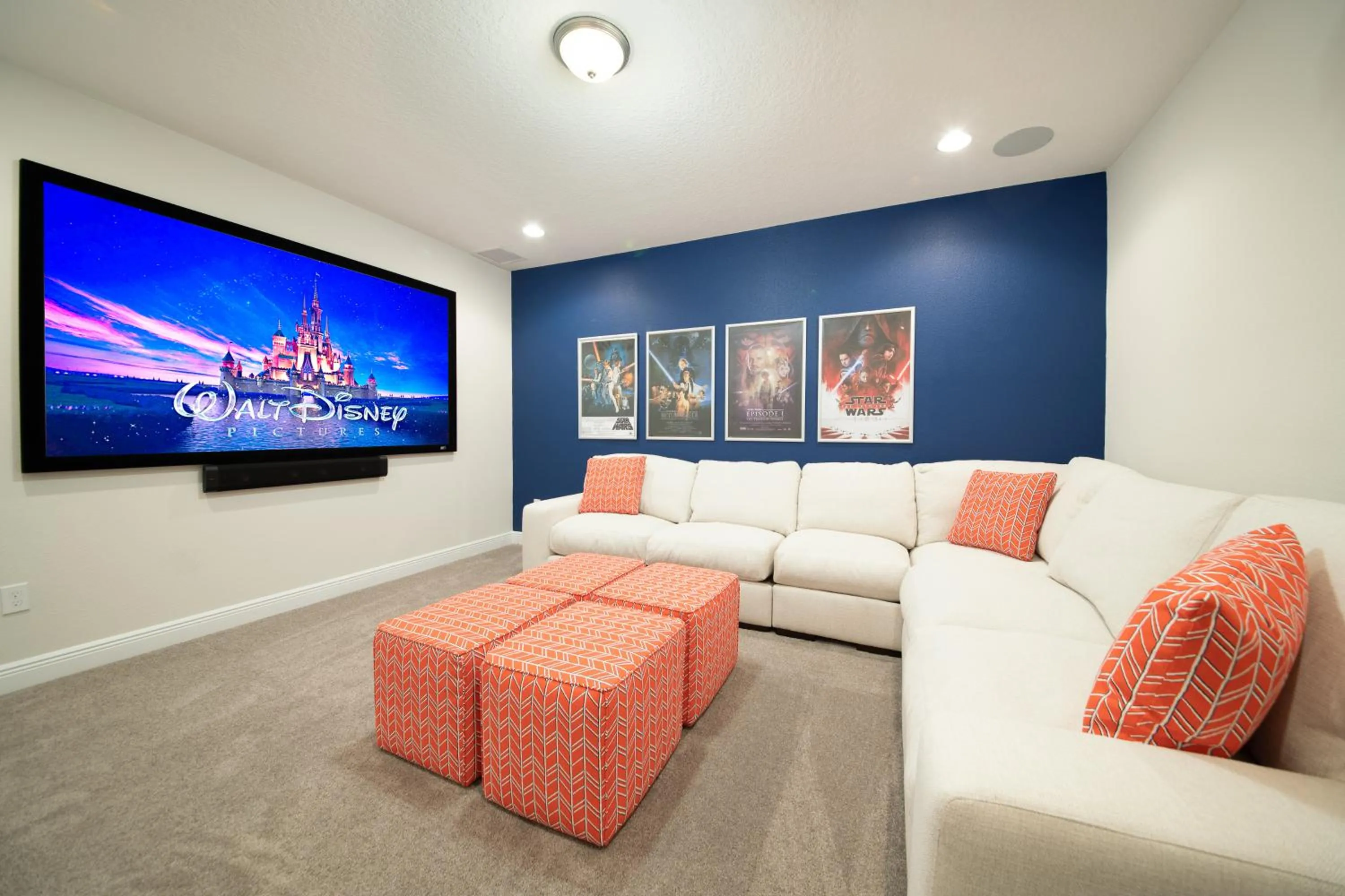 Communal lounge/ TV room in Encore Resort and Water Park at Reunion by Rentyl