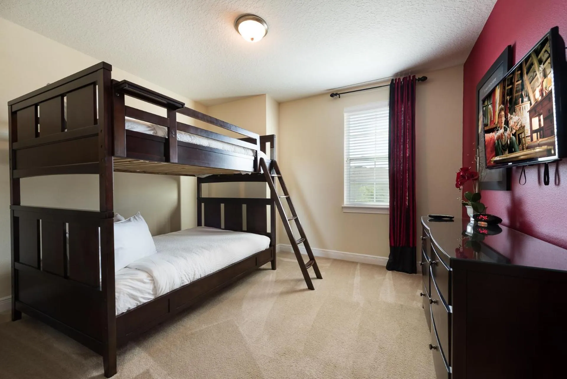 Bed in Encore Resort and Water Park at Reunion by Rentyl