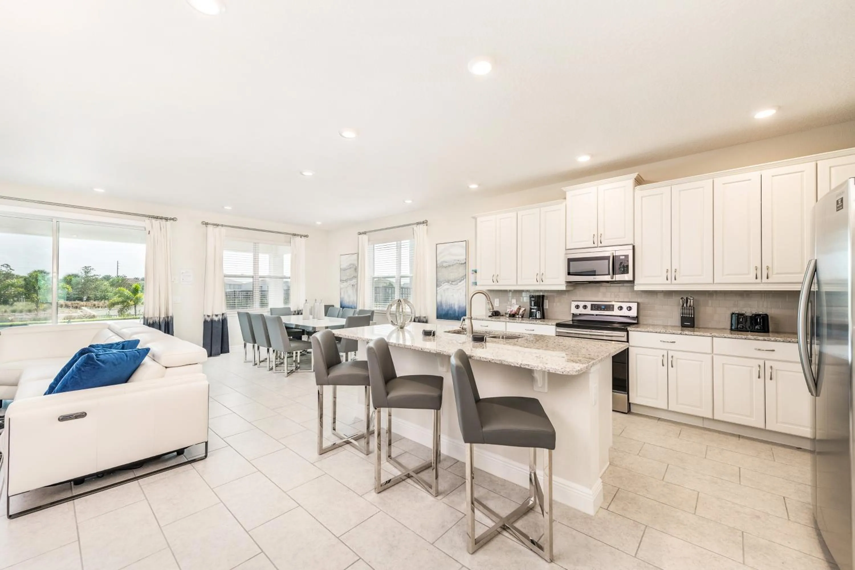 Kitchen or kitchenette in Encore Resort and Water Park at Reunion by Rentyl