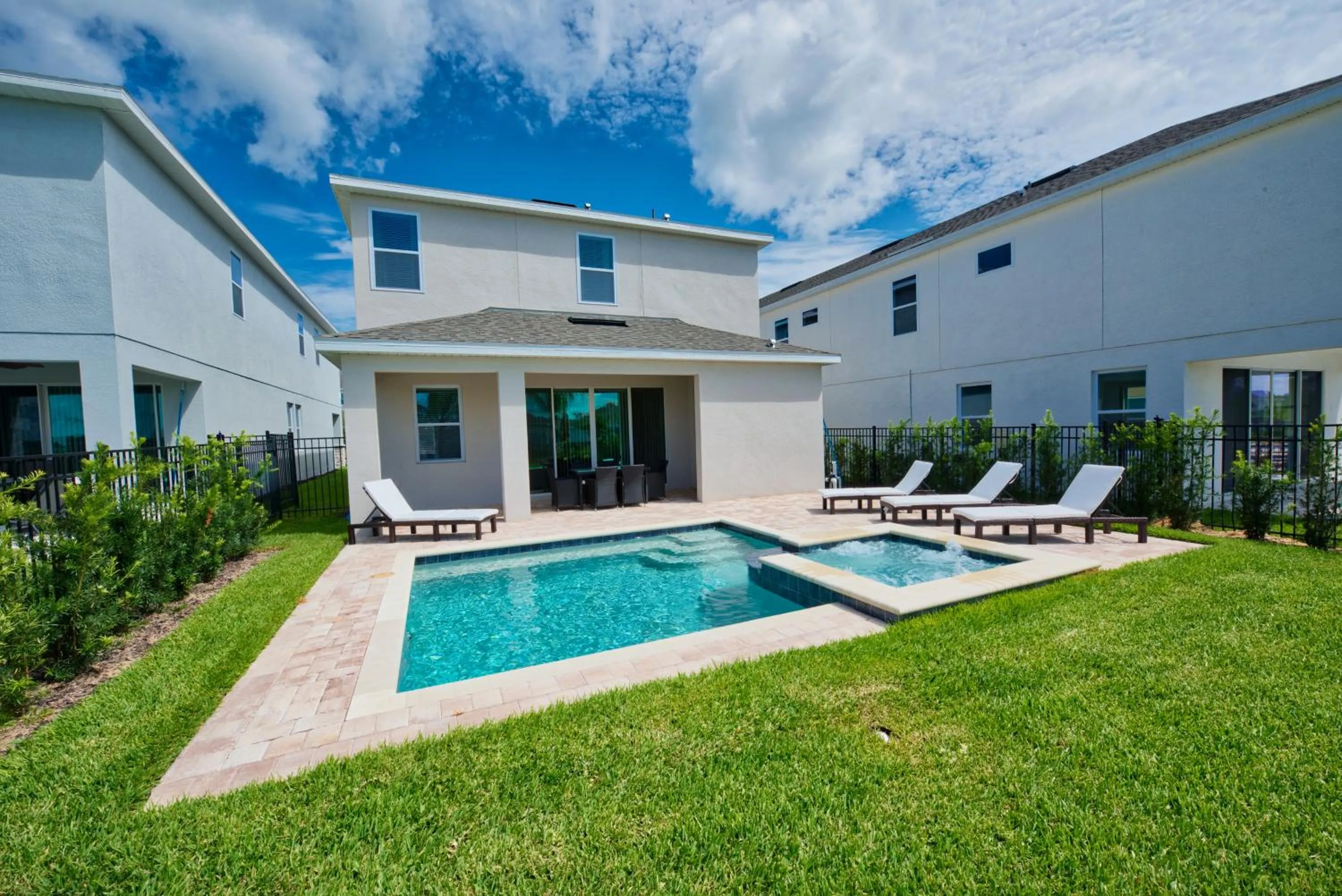 Property building in Encore Resort and Water Park at Reunion by Rentyl