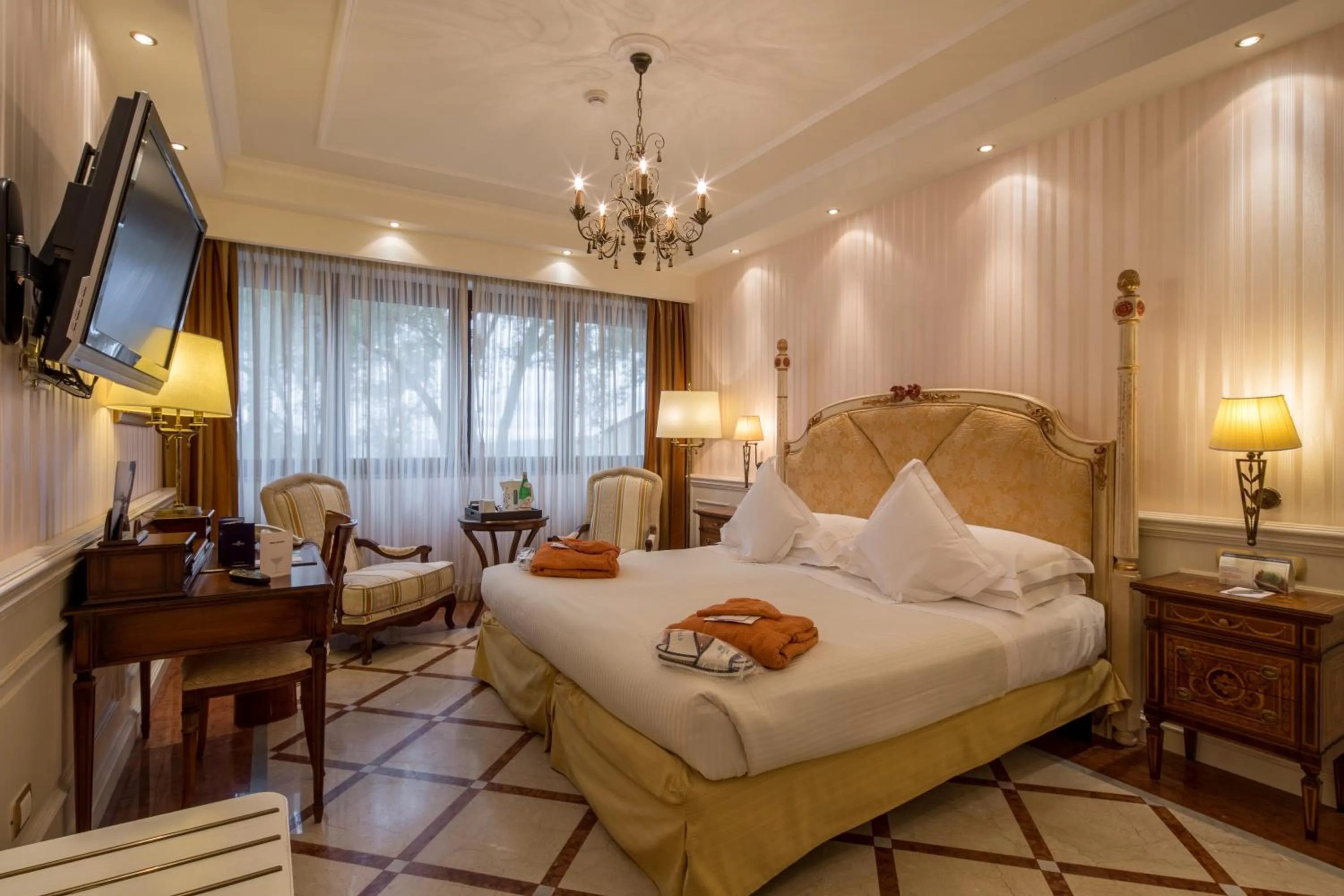 Photo of the whole room, Bed in Mercure Petriolo Siena Terme Spa Hotel