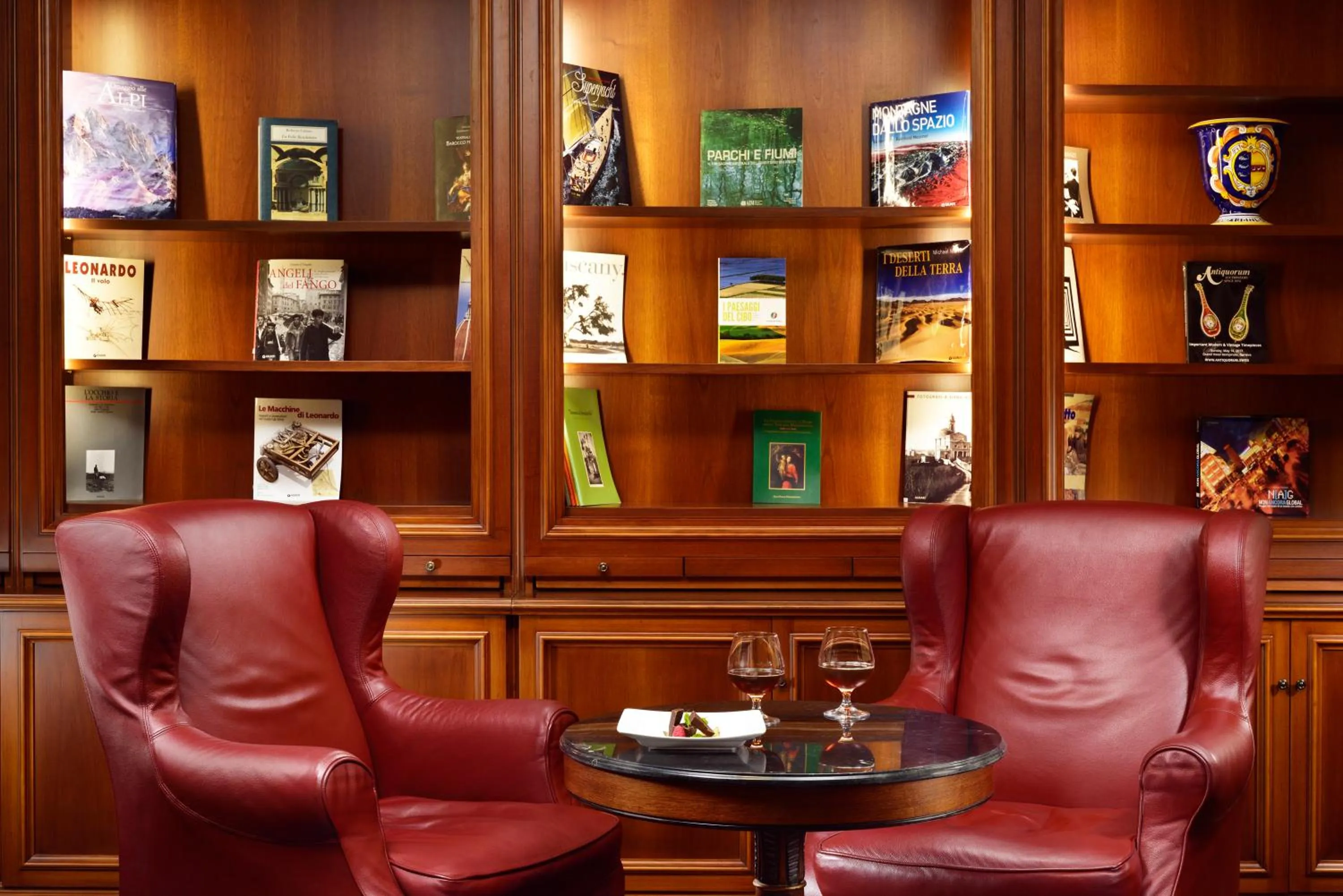Library in Mercure Petriolo Siena Terme Spa Hotel