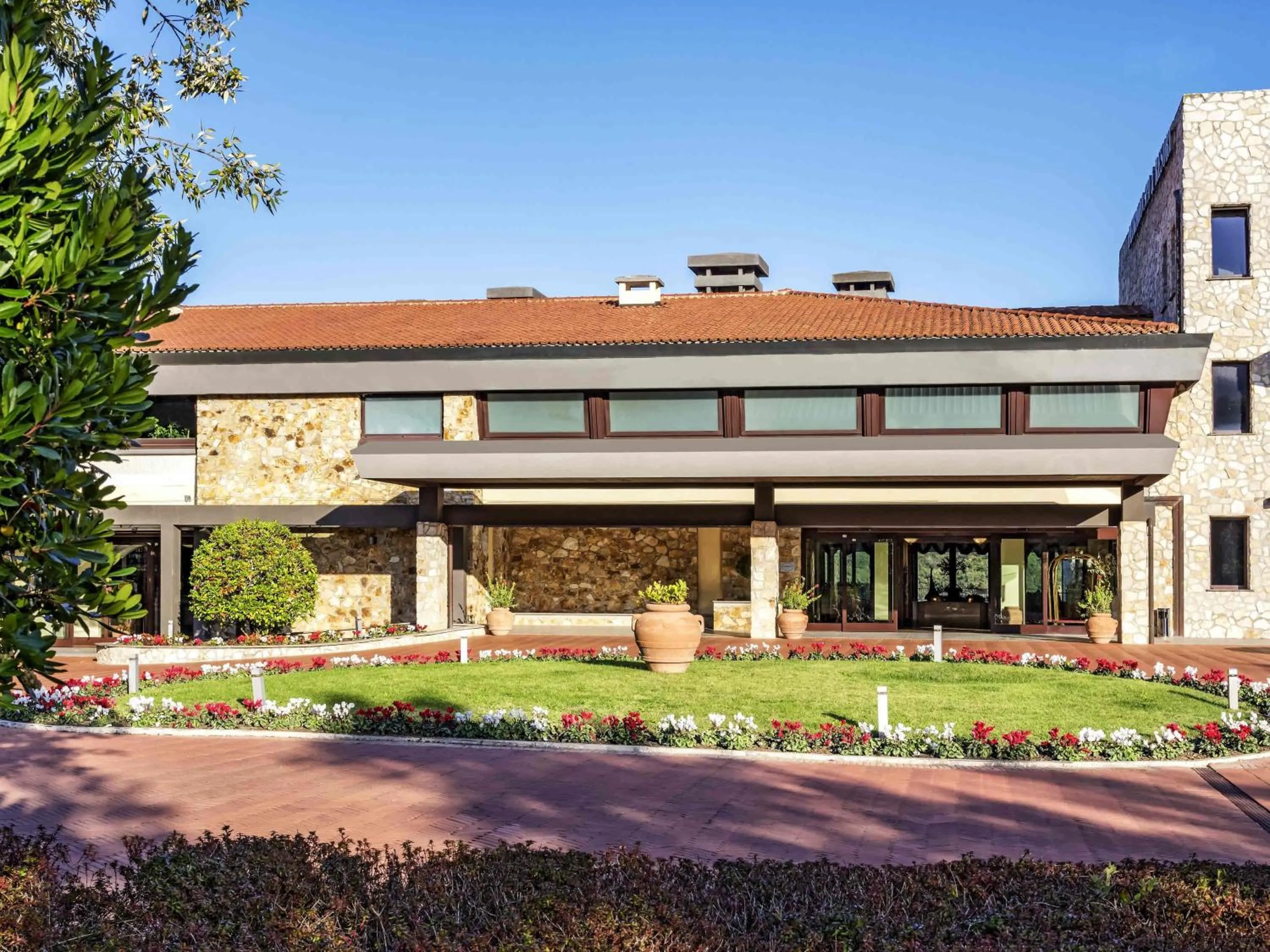 Property building in Mercure Petriolo Siena Terme Spa Hotel