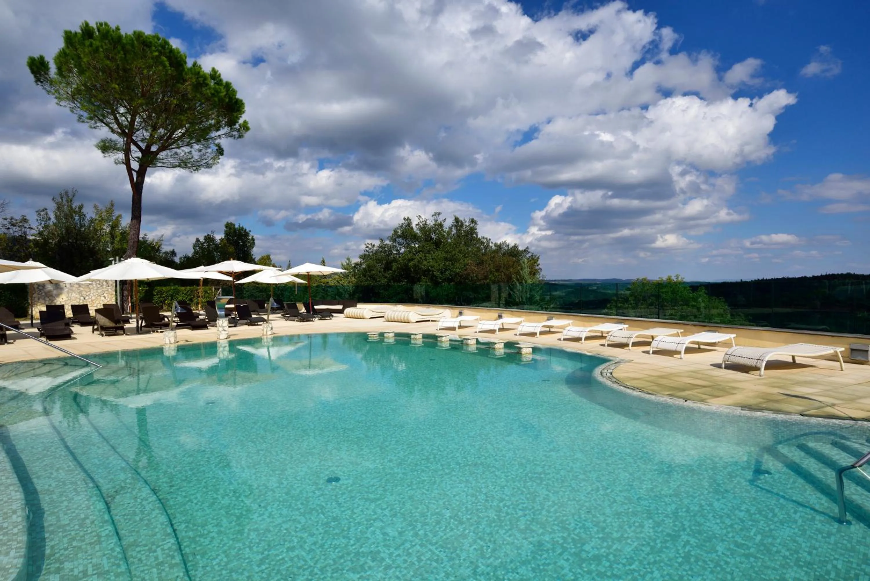 Swimming pool in Mercure Petriolo Siena Terme Spa Hotel