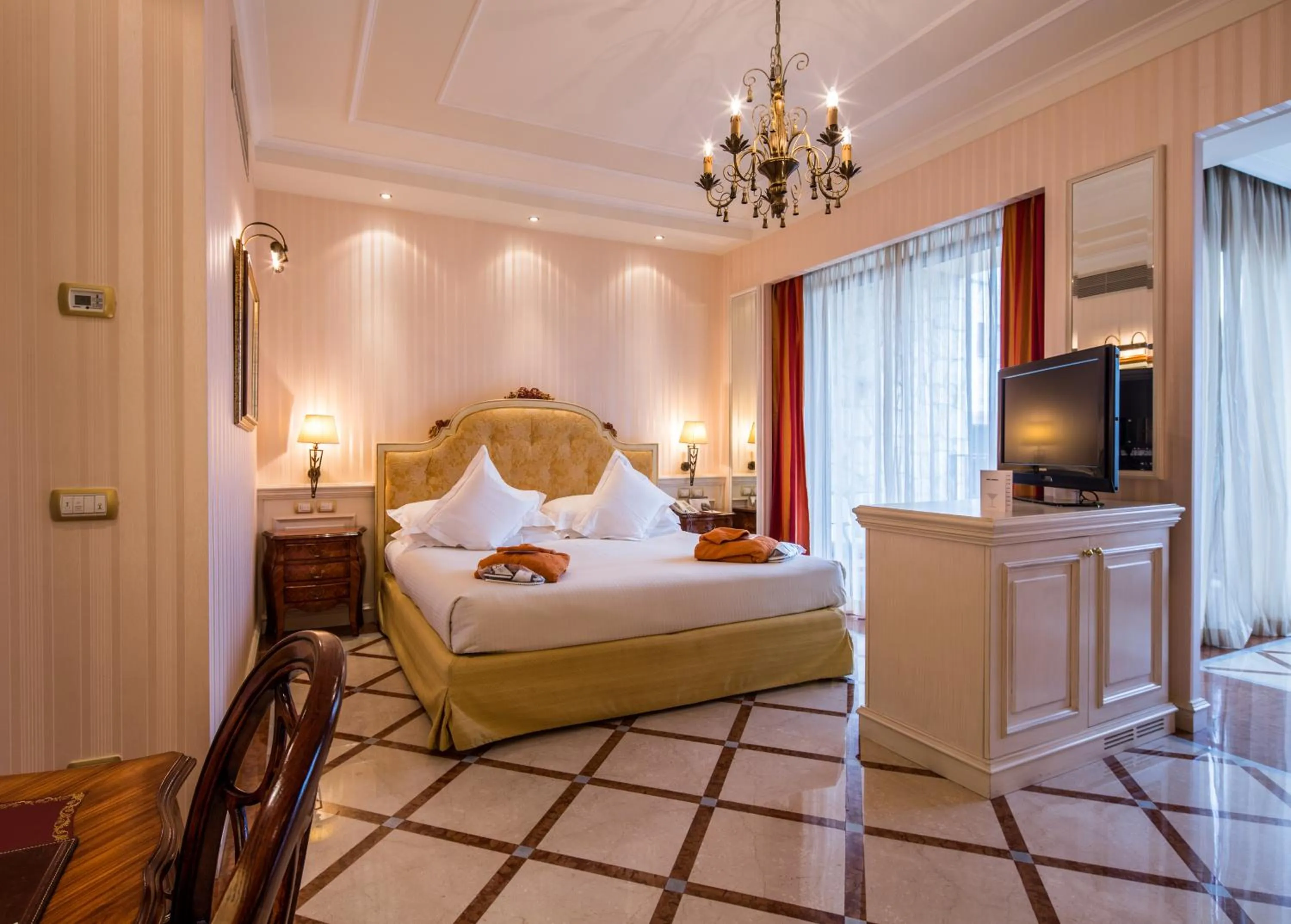 Photo of the whole room, Bed in Mercure Petriolo Siena Terme Spa Hotel