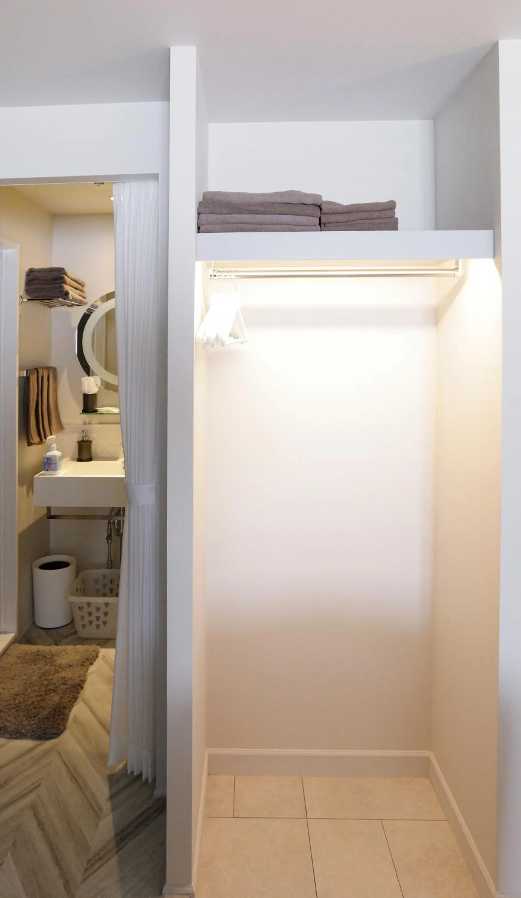 wardrobe in precious days inn