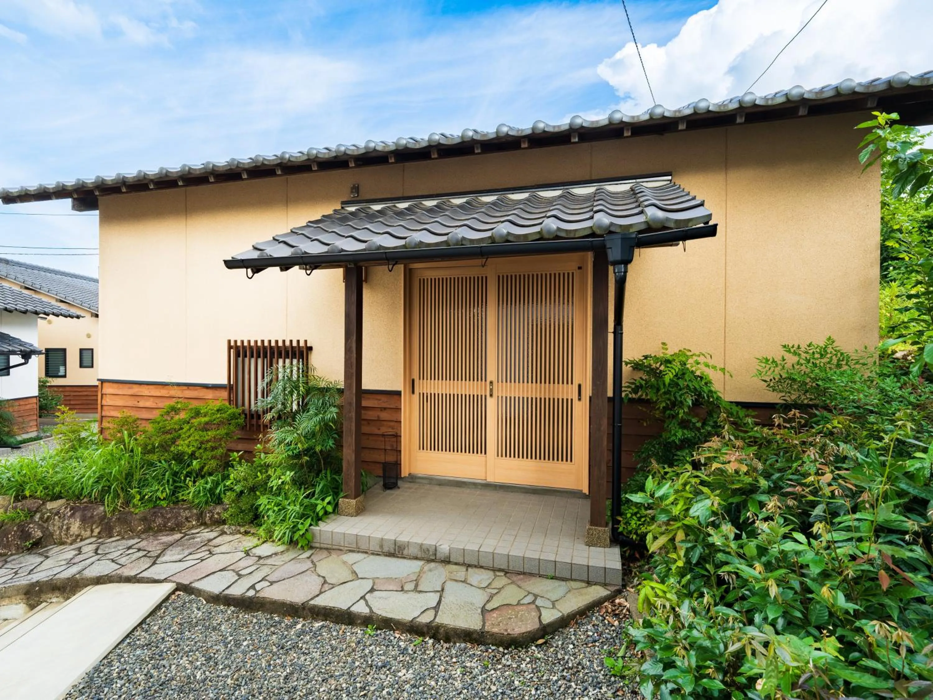 Property building in Yufuin Hanarenoyado Yukagetsu