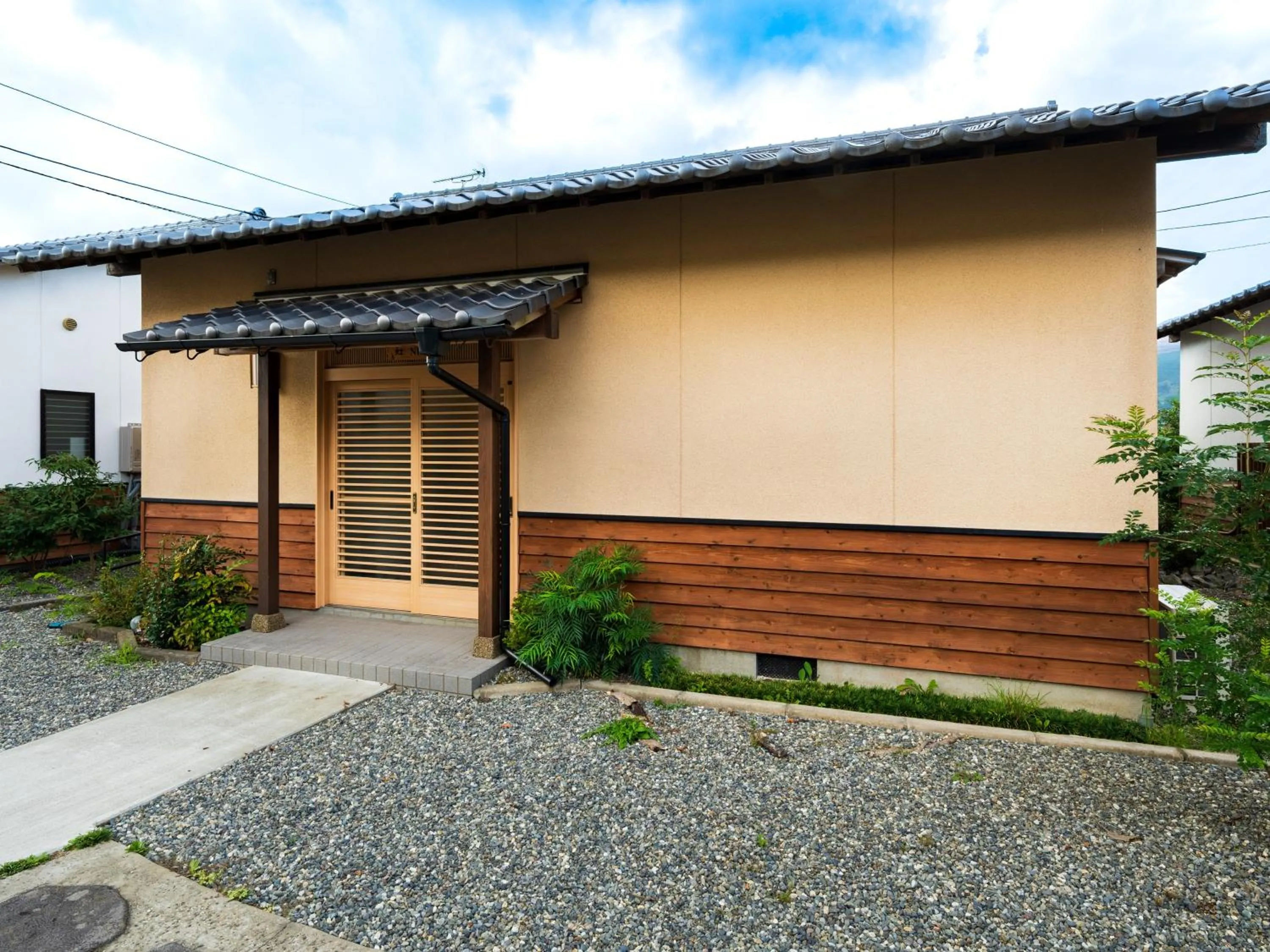 Property building in Yufuin Hanarenoyado Yukagetsu