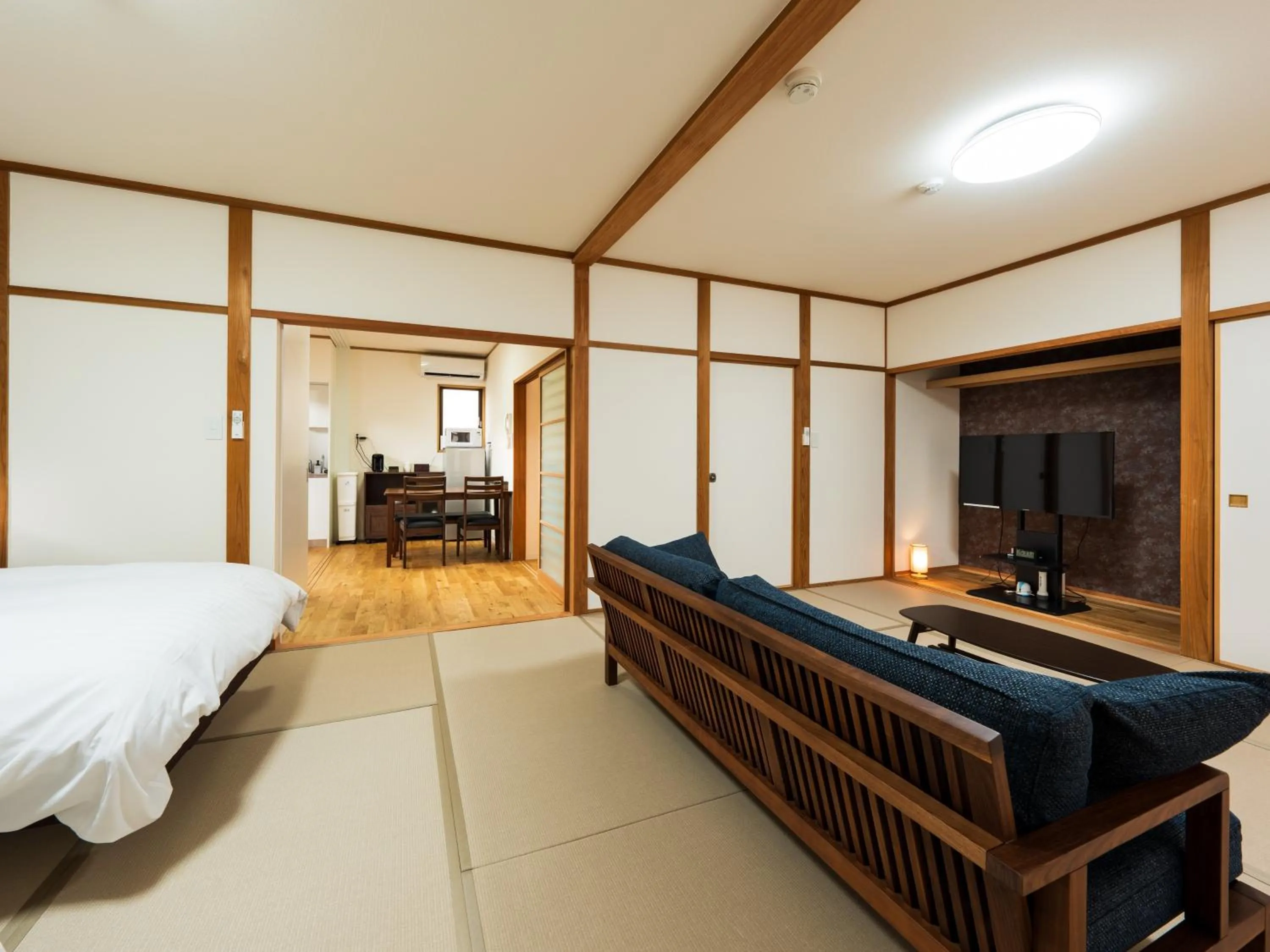 Living room, Bed in Yufuin Hanarenoyado Yukagetsu