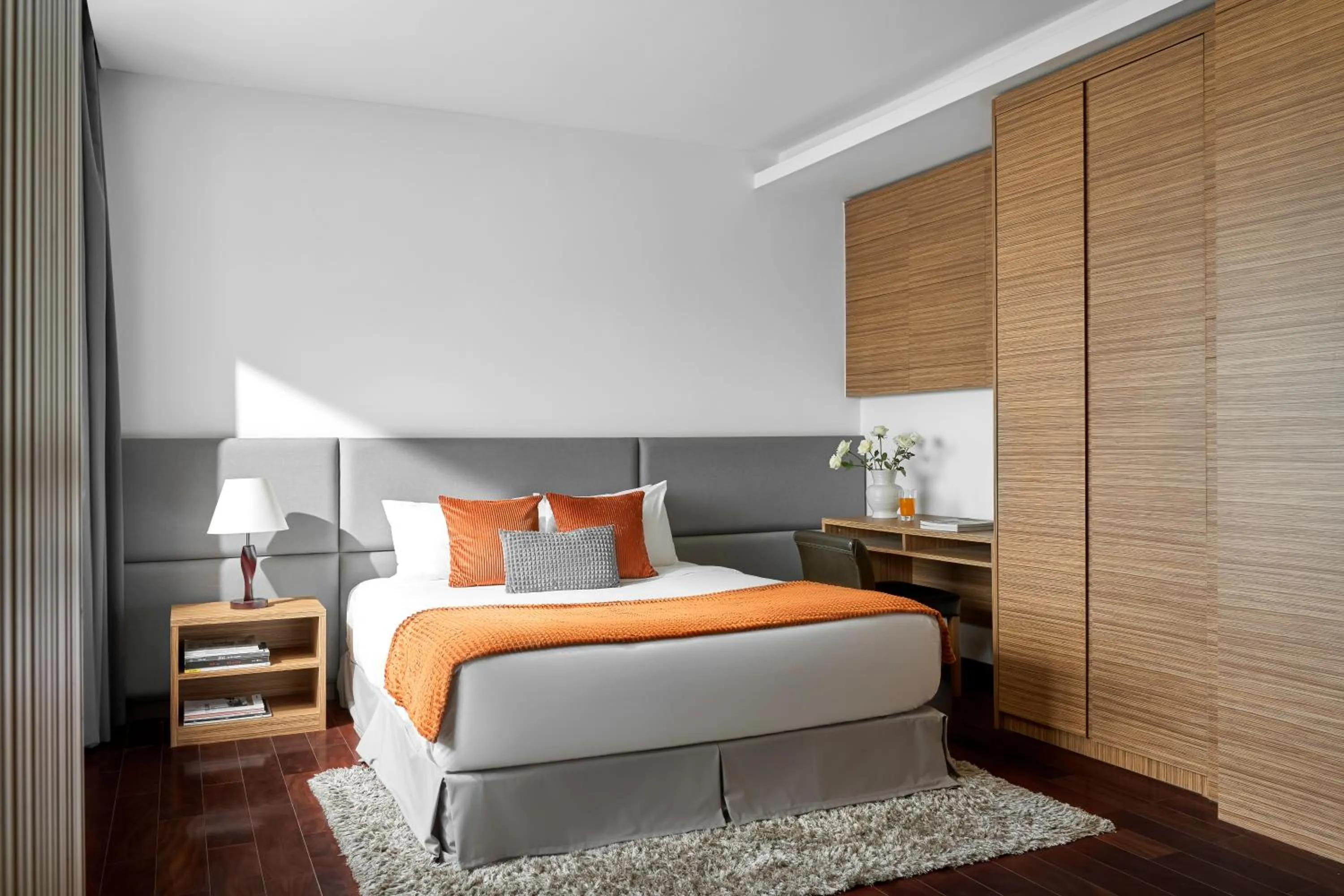 Bed in Oakwood Hotel & Apartments Saigon