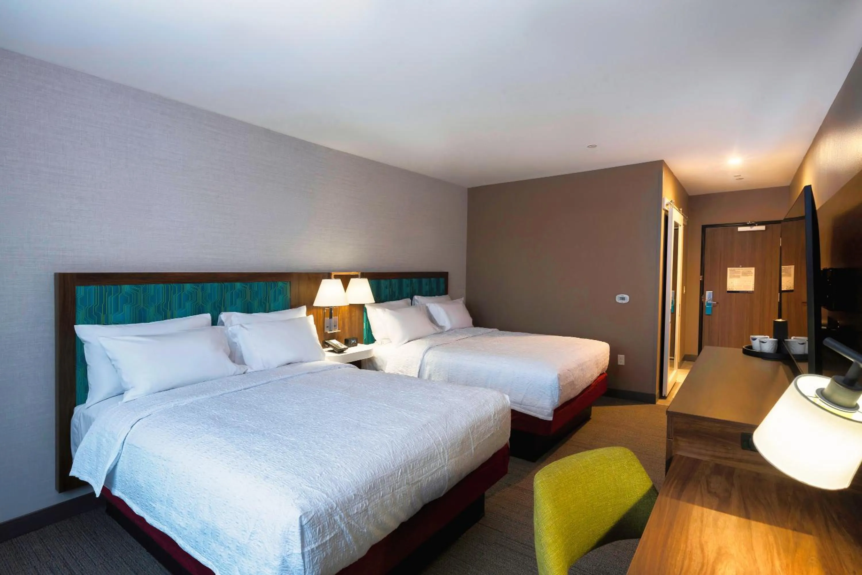 Bed in Hampton Inn Needles