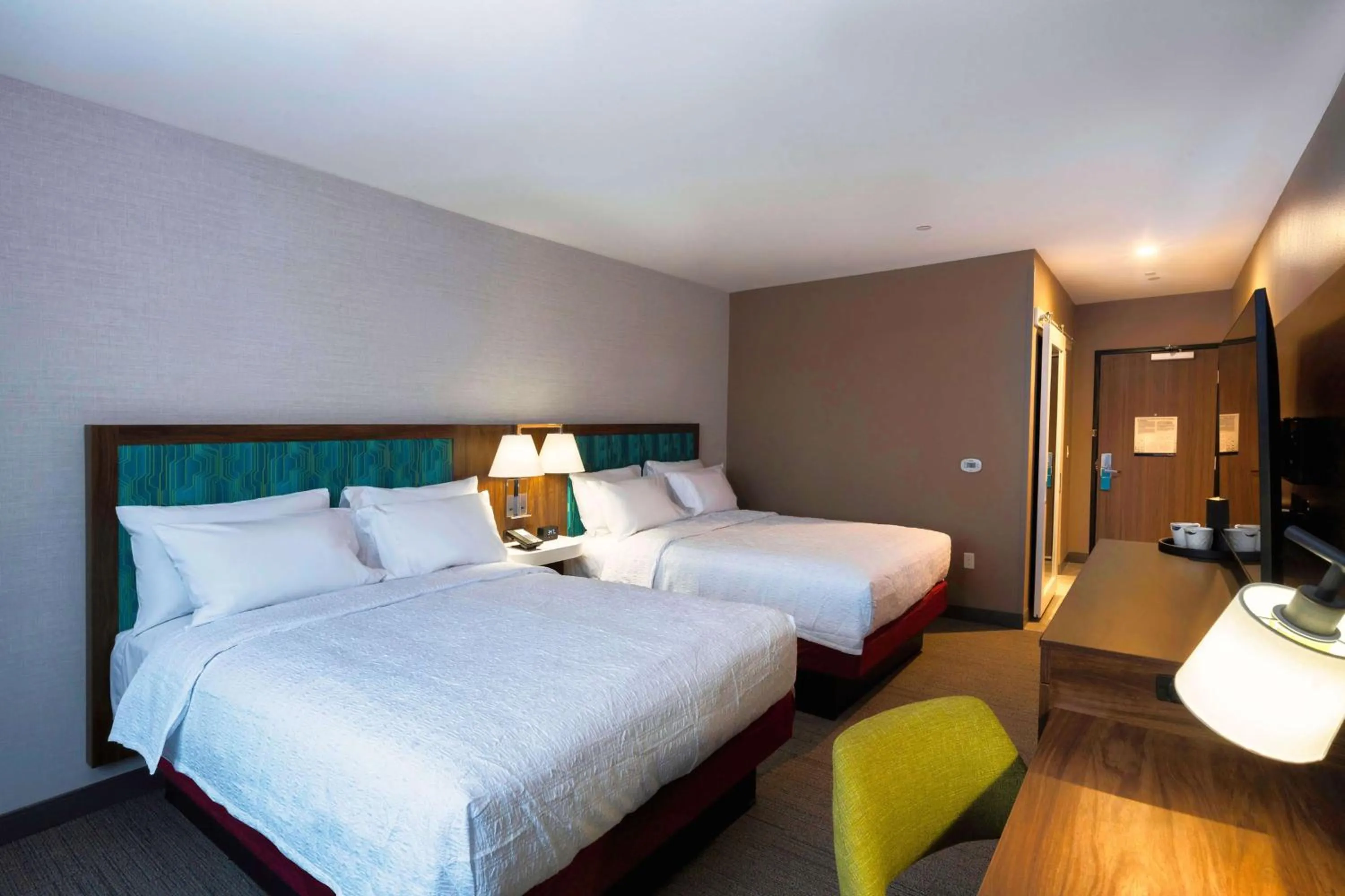 Bed in Hampton Inn Needles