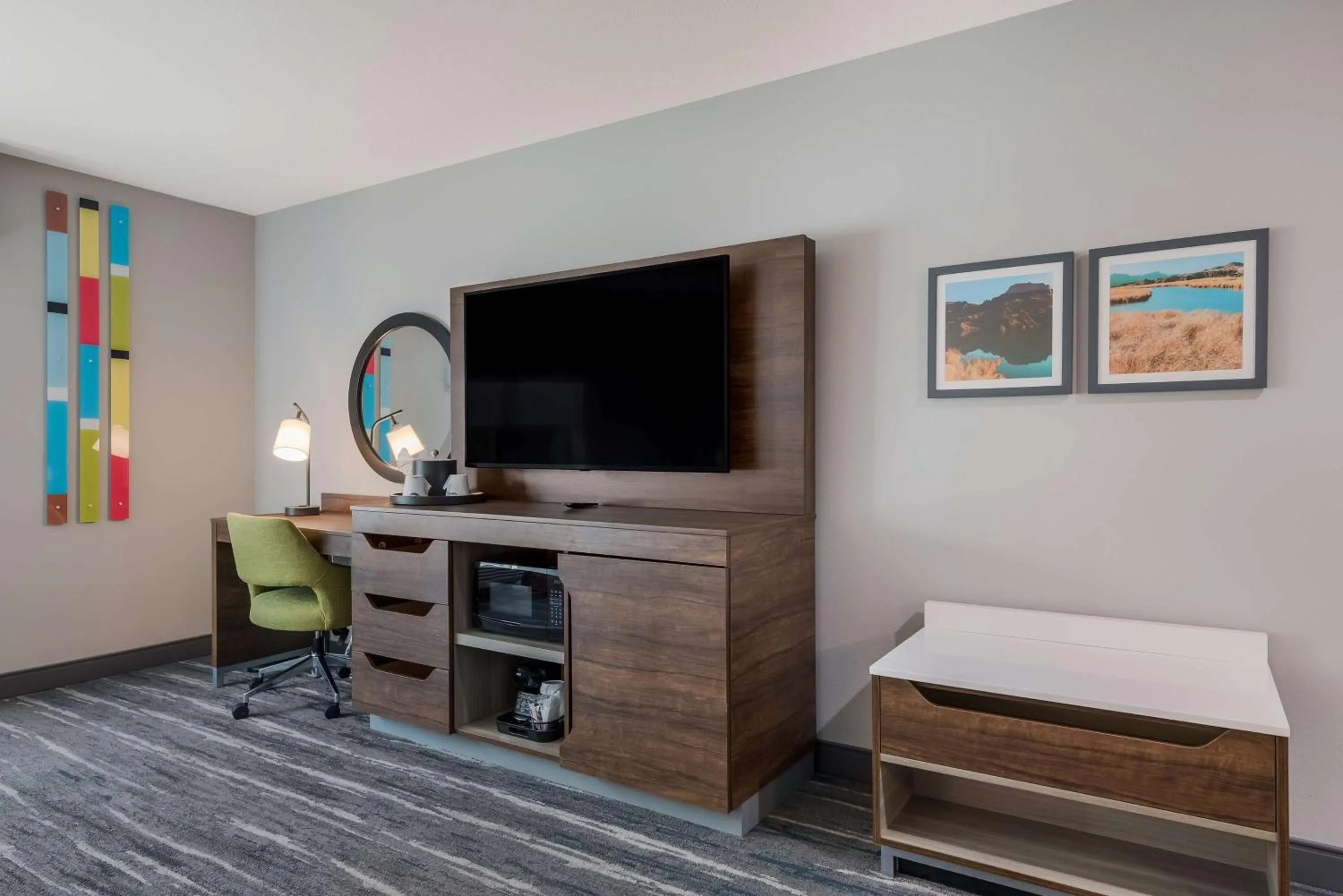 Bedroom in Hampton Inn By Hilton Williams
