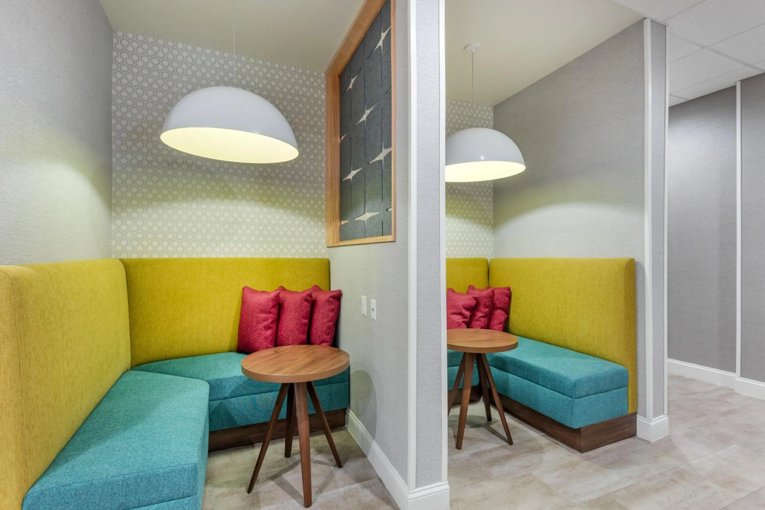 Seating area in Hampton Inn Harker Heights