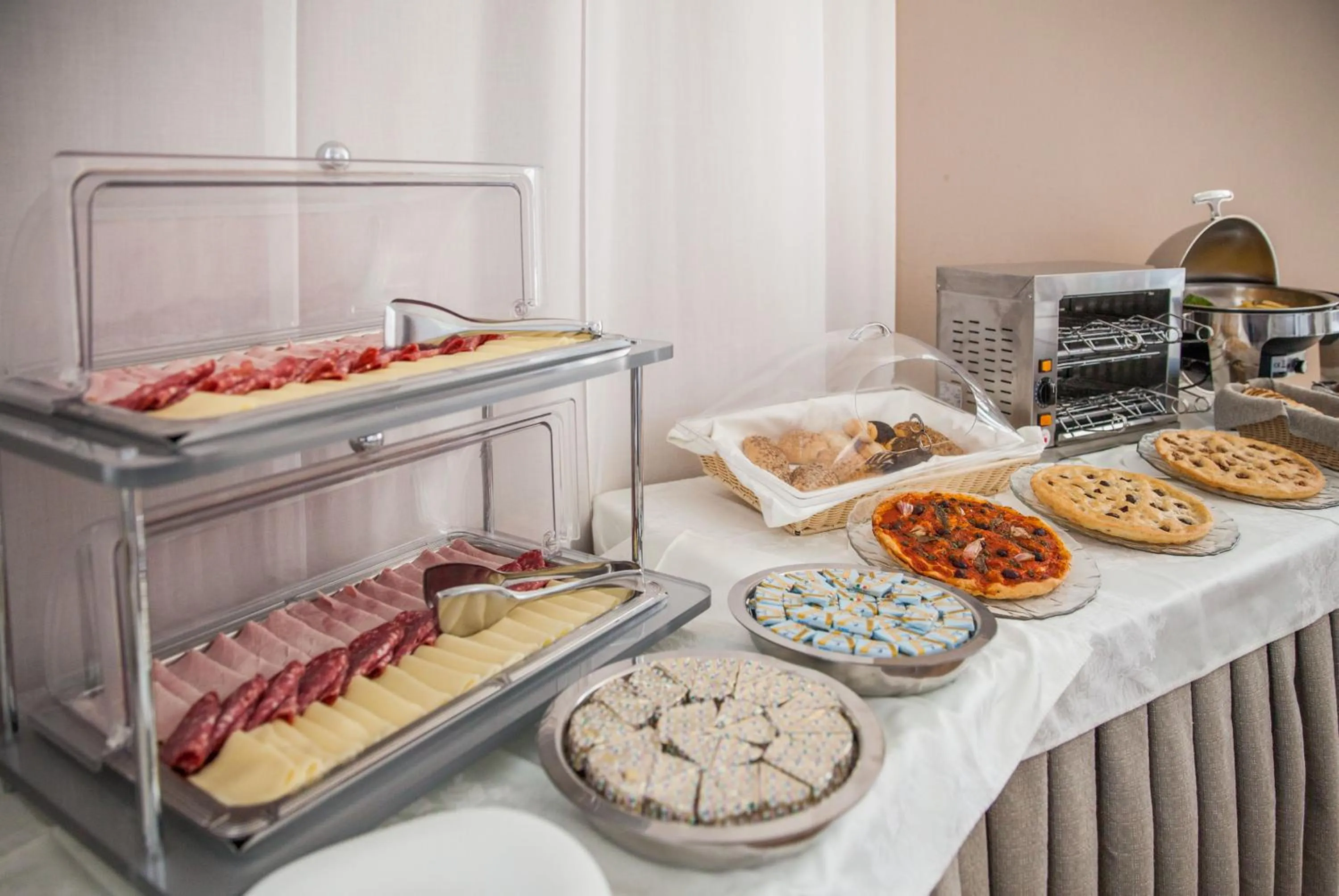 Buffet breakfast in Villa Sylva & Spa