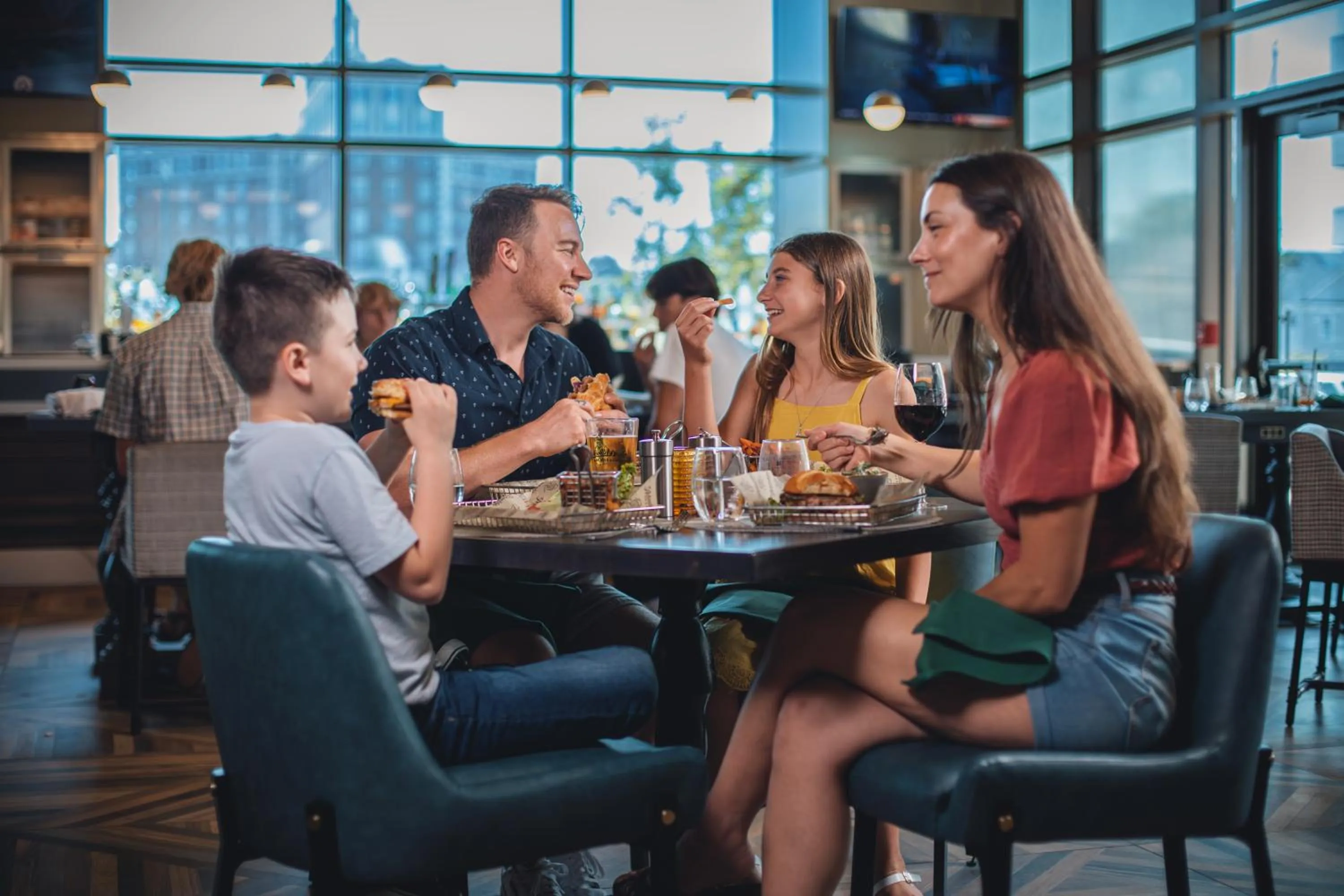 Restaurant/places to eat in Embassy Suites By Hilton Virginia Beach Oceanfront Resort