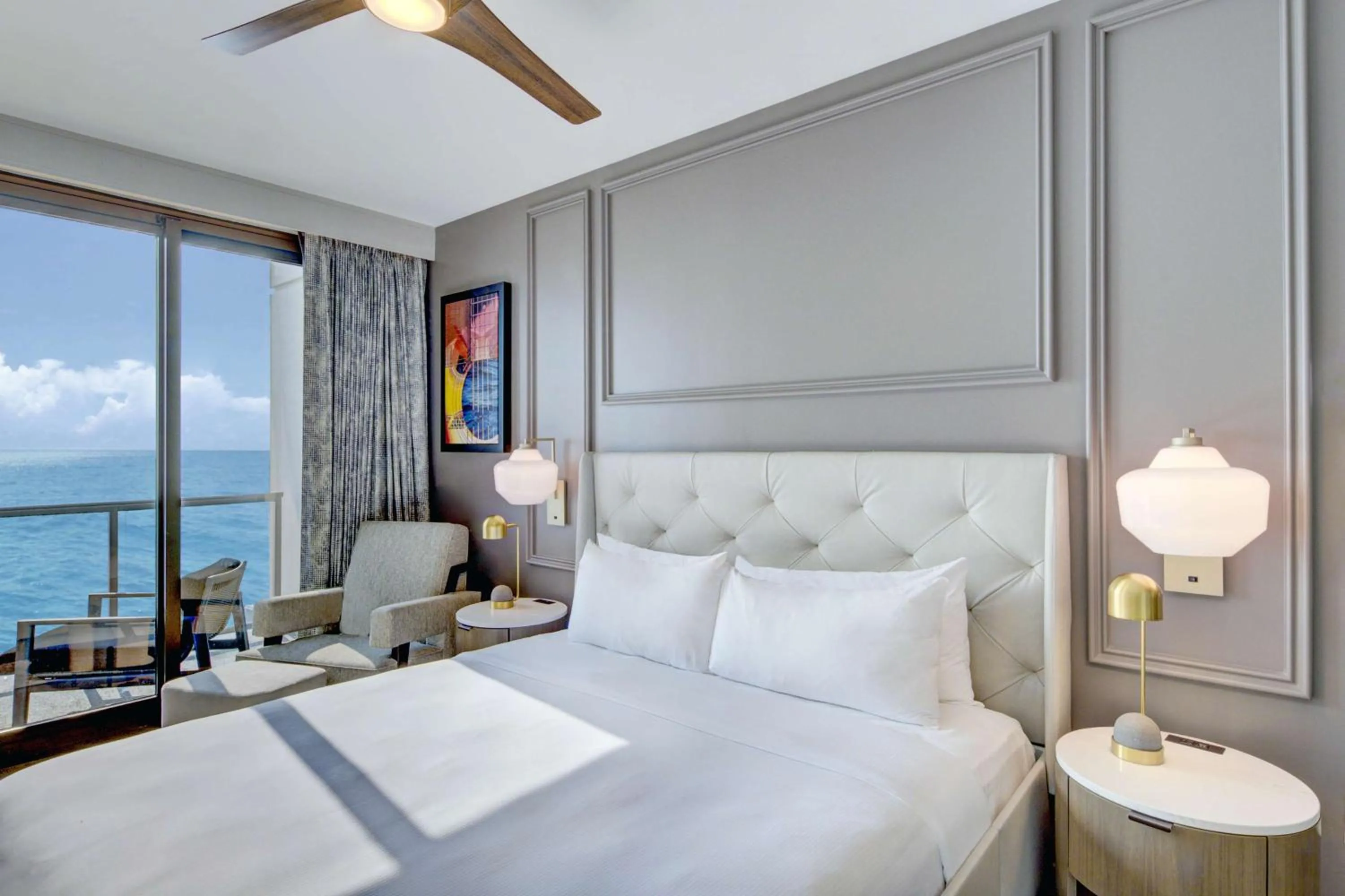 Bed in Embassy Suites By Hilton Virginia Beach Oceanfront Resort