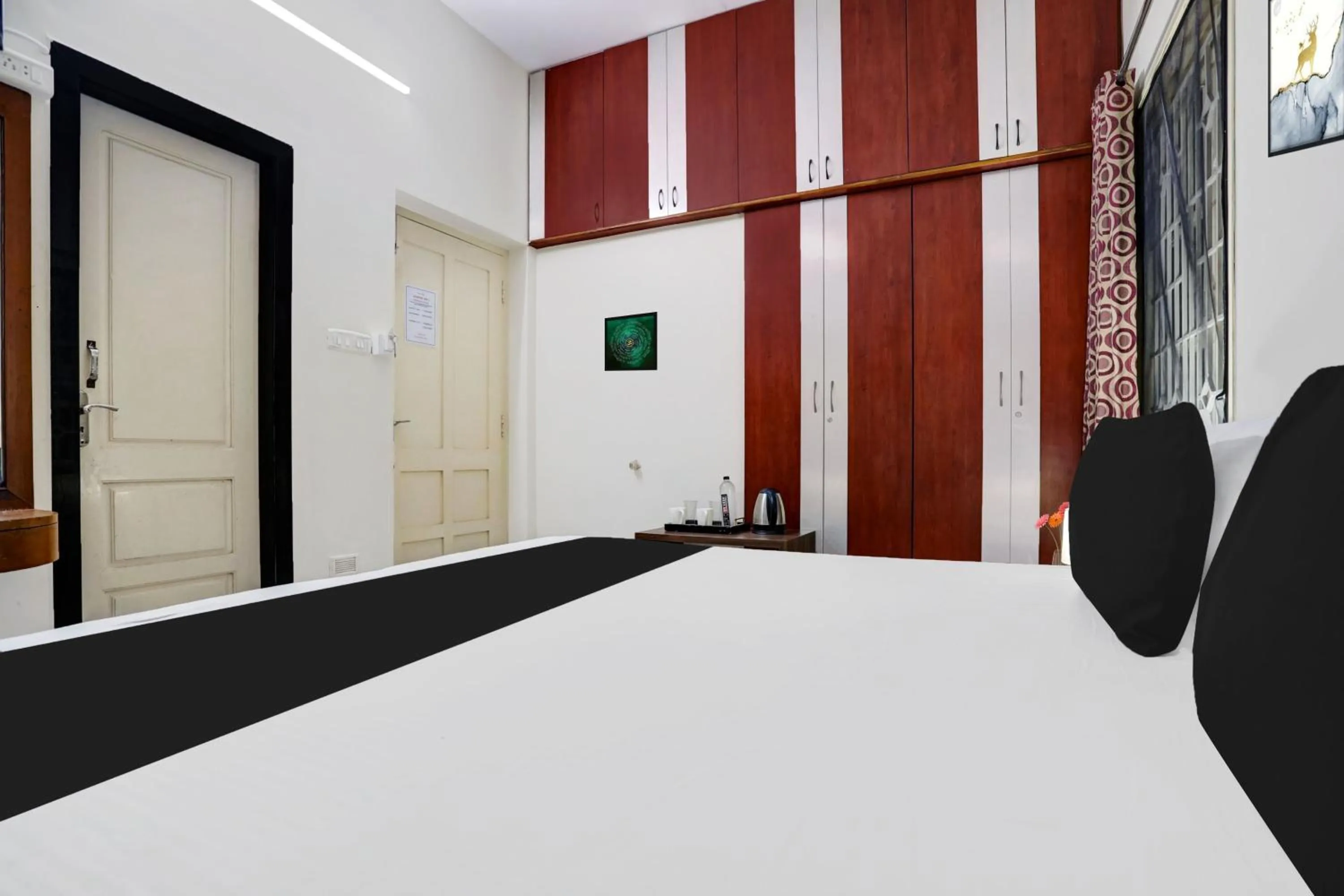 Bedroom, Bed in Hotel O Ashok Nagar Near JNTU College