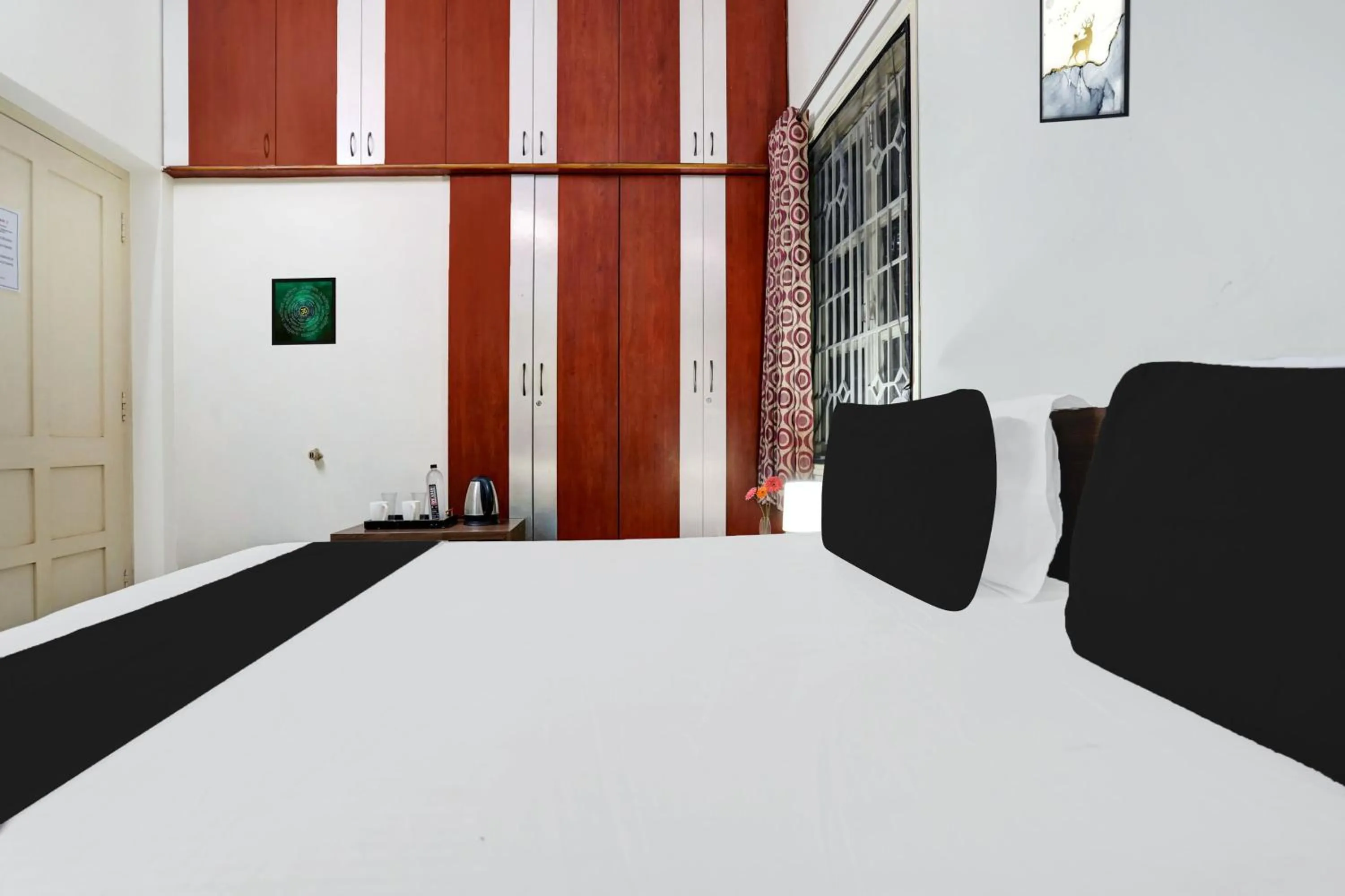 Bedroom, Bed in Hotel O Ashok Nagar Near JNTU College