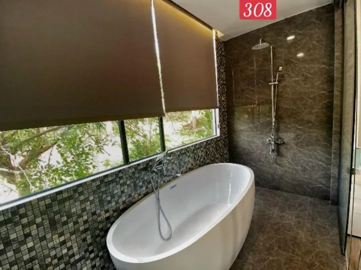 Shower in VND Vũng Tàu Hotel & Villa