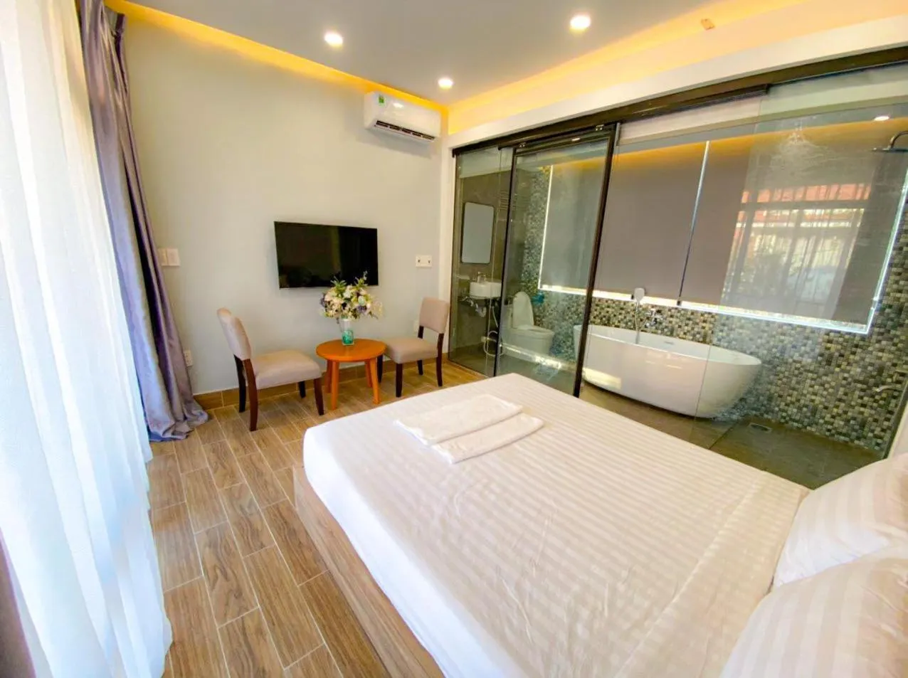 Bed in VND Vũng Tàu Hotel & Villa