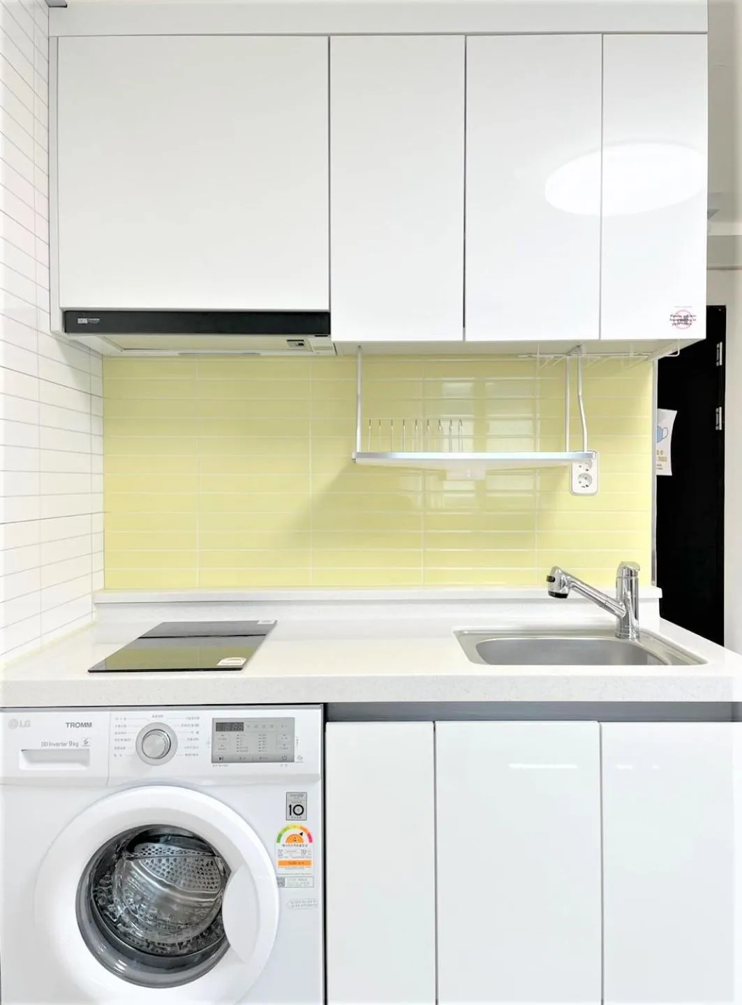 Kitchen or kitchenette in W Premium Guesthouse Incheon airport