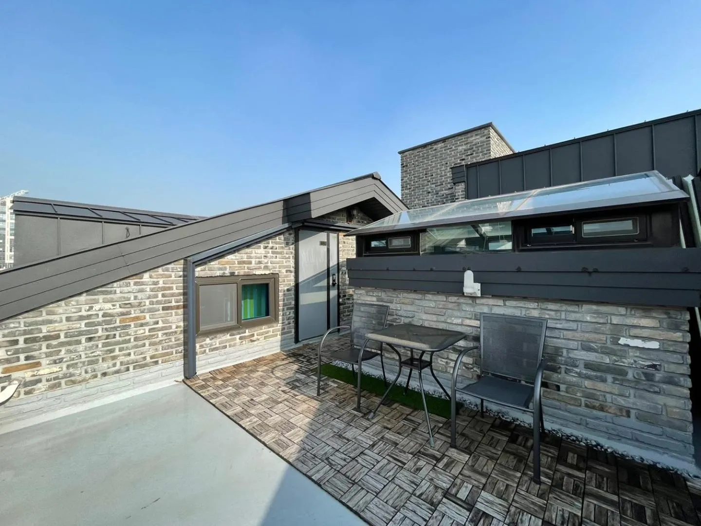 Property building in W Premium Guesthouse Incheon airport