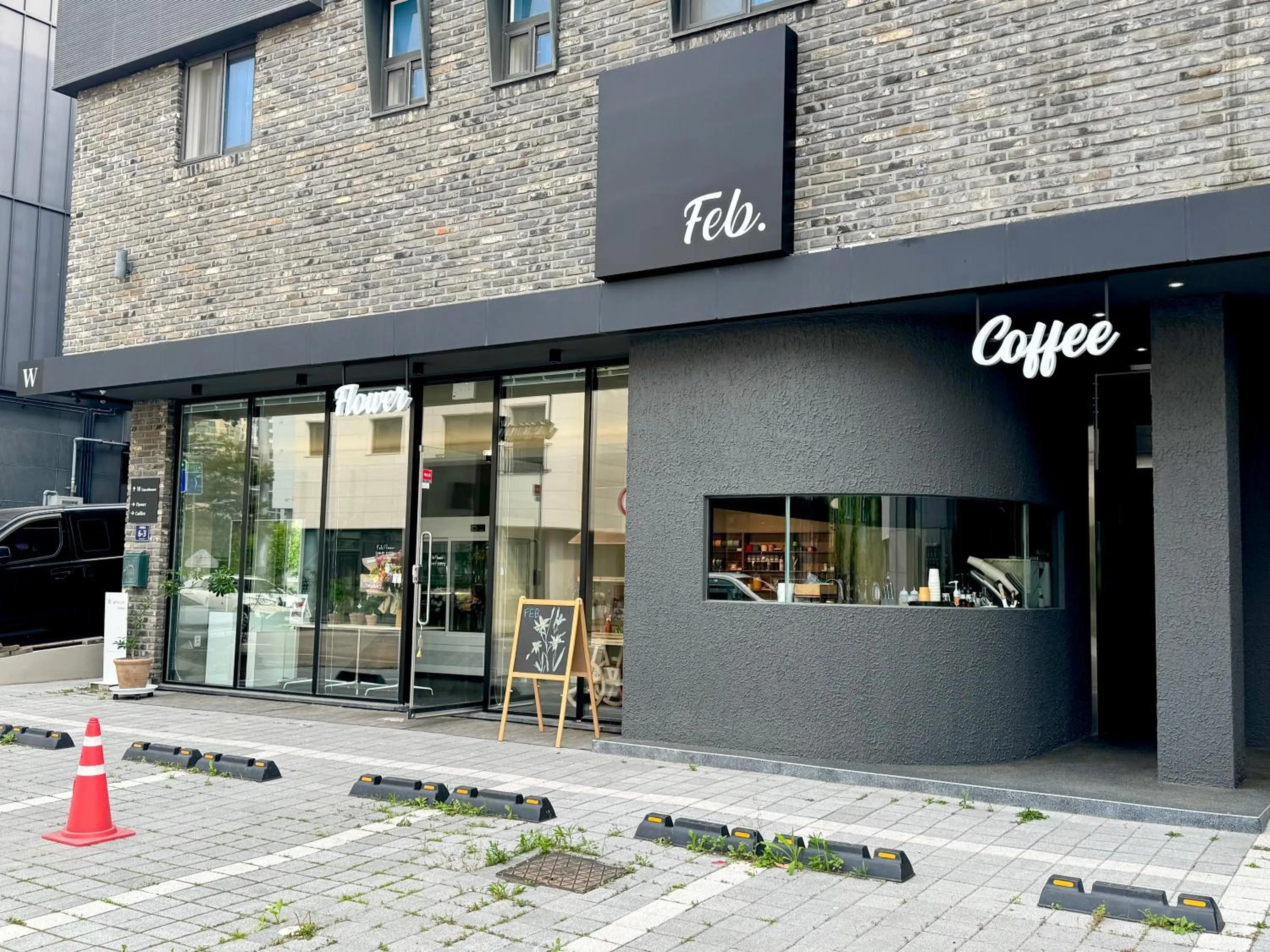 Property building in W Premium Guesthouse Incheon airport