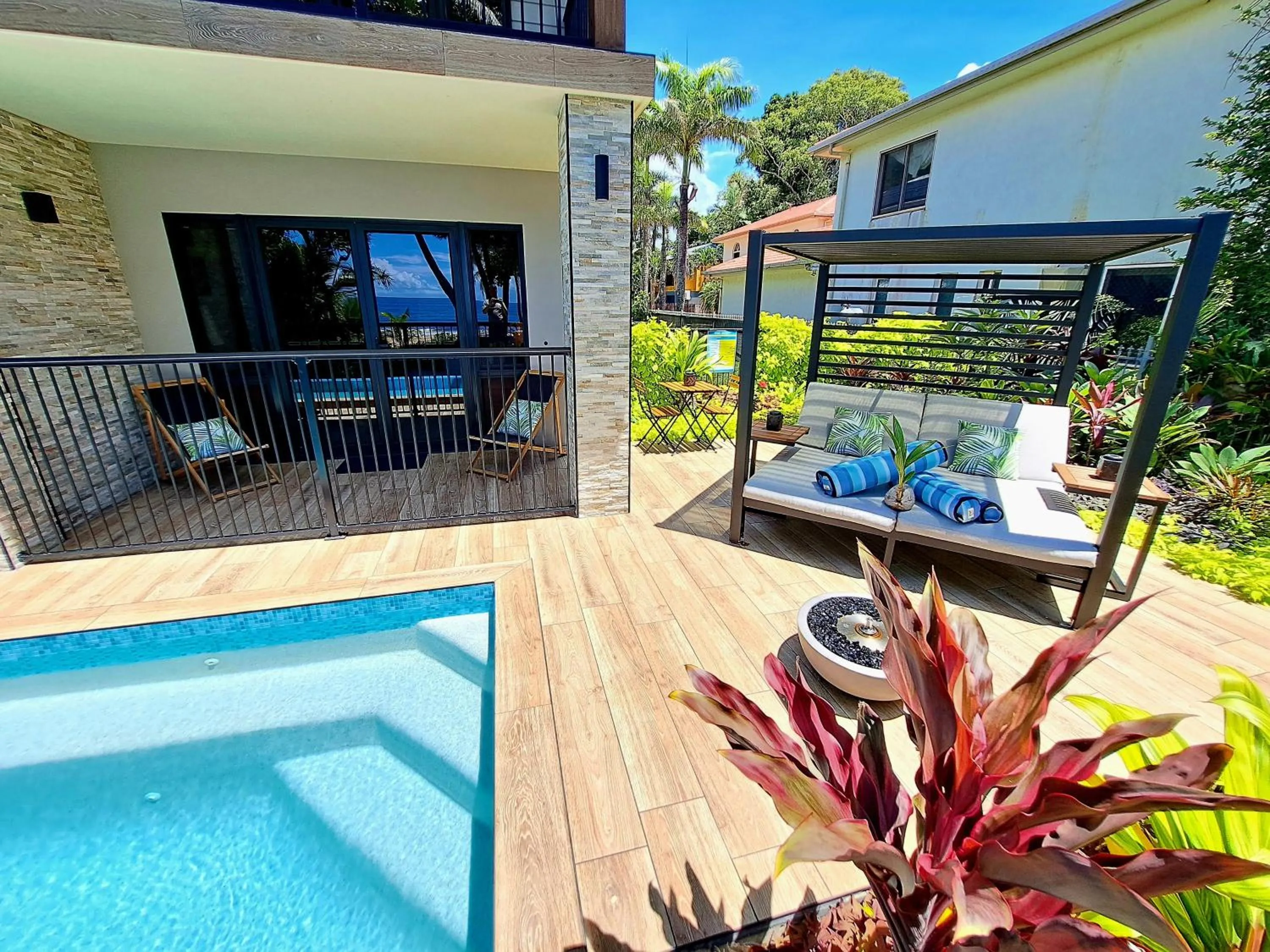 Swimming pool in Seadreams Mission Beach