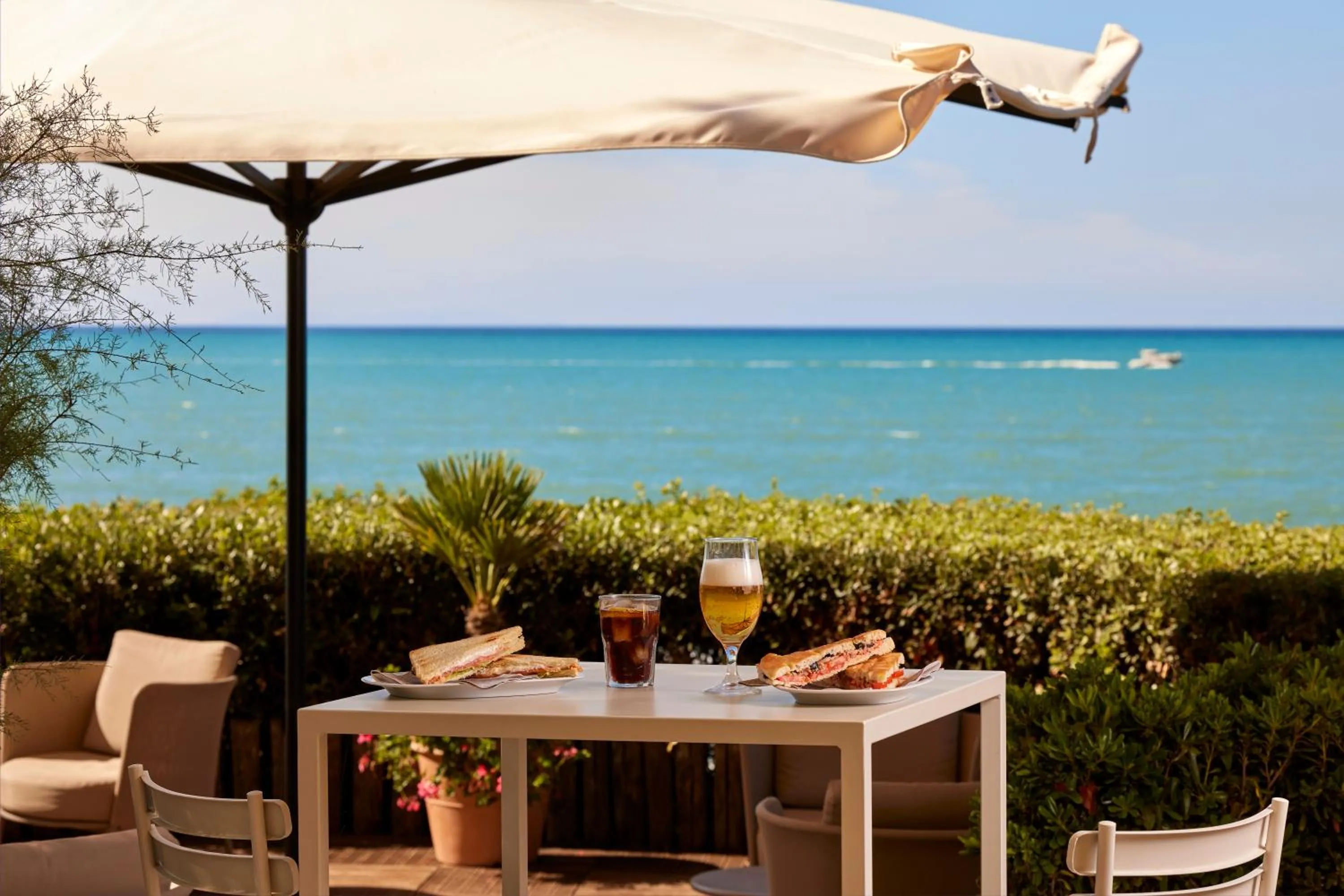 Lounge or bar in Park Hotel I Lecci