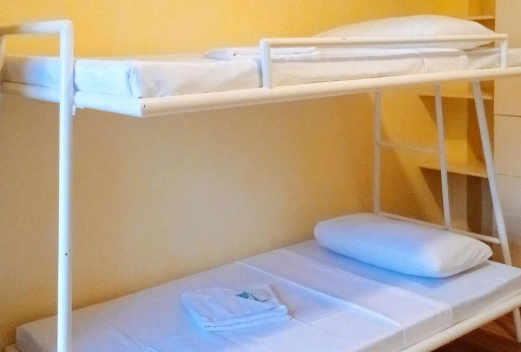 Bed in RedDoorz @ Southern Suites Guimaras