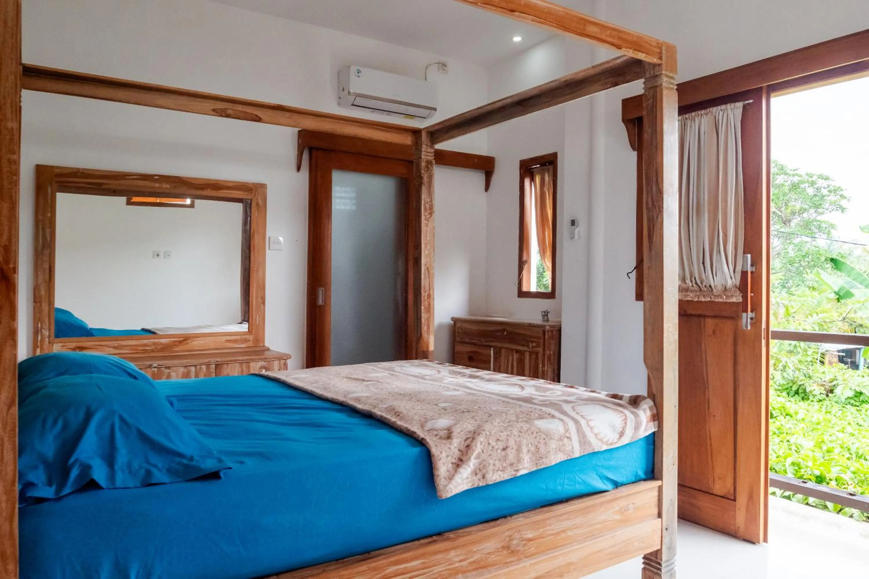 Photo of the whole room, Bed in Surf Retreat Villa Sari Bali