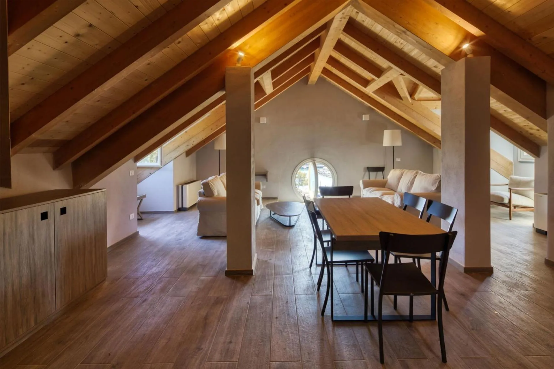 Dining area in Residence Via Di Francia