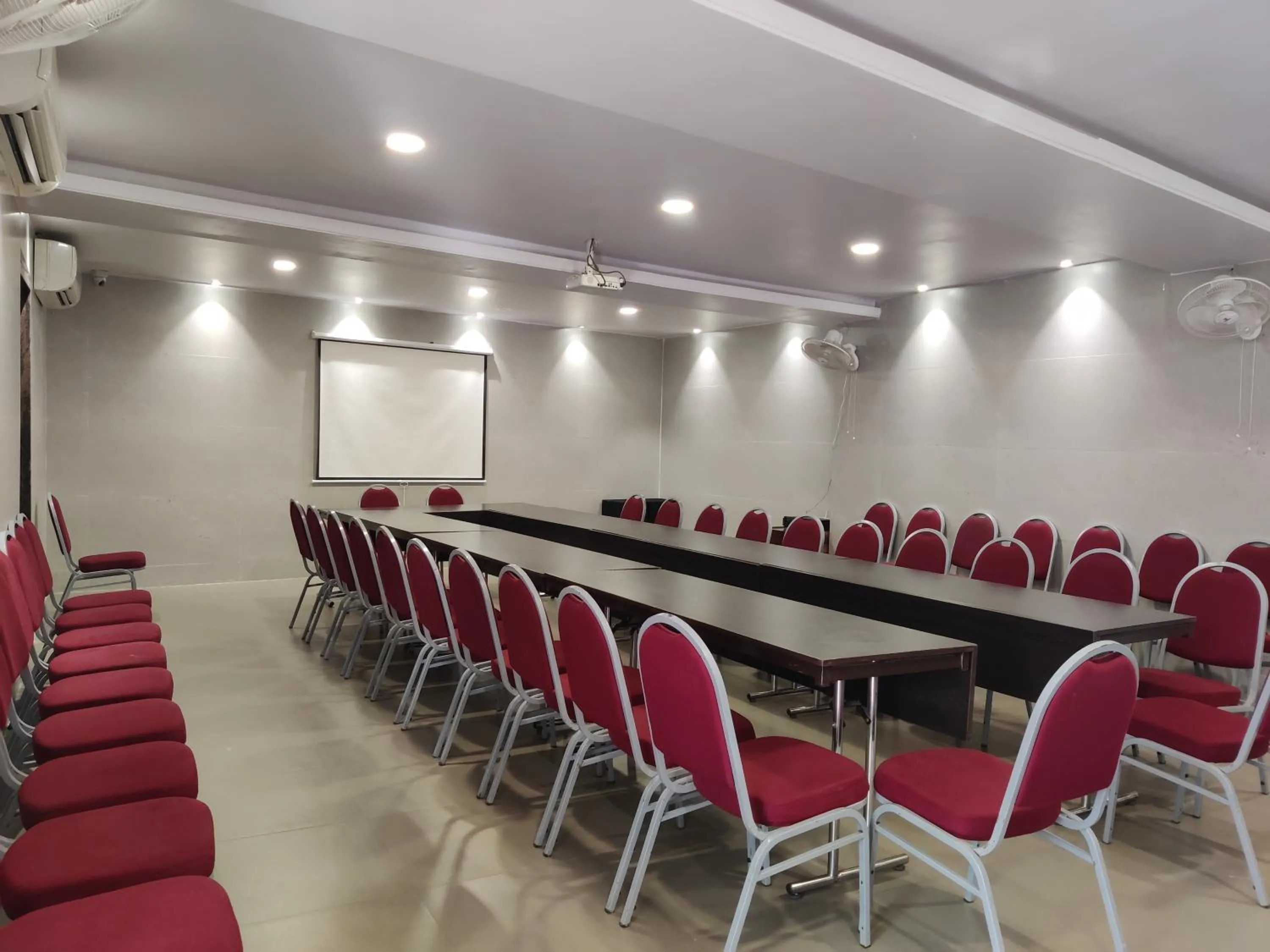 Meeting/conference room in Annandam Inn(Hotel Anand)