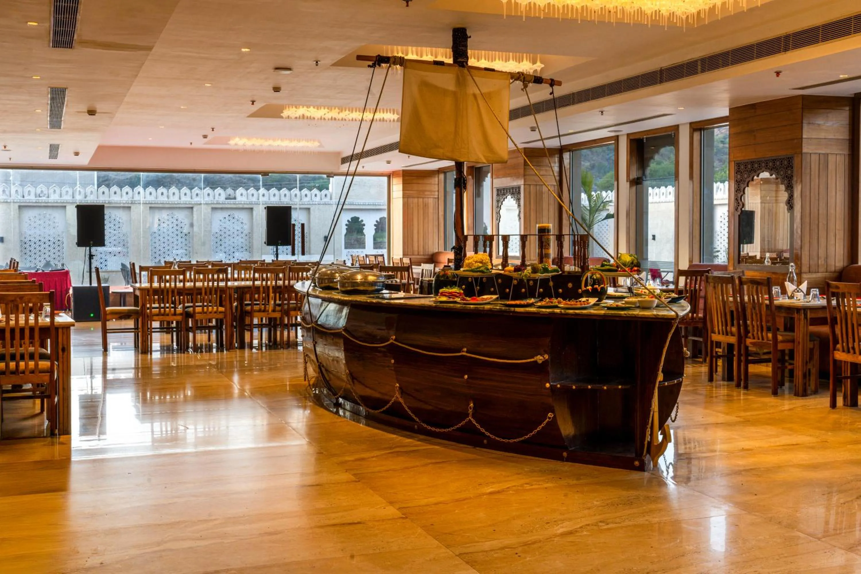 Restaurant/places to eat in Hotel Paandora Grand,Udaipur