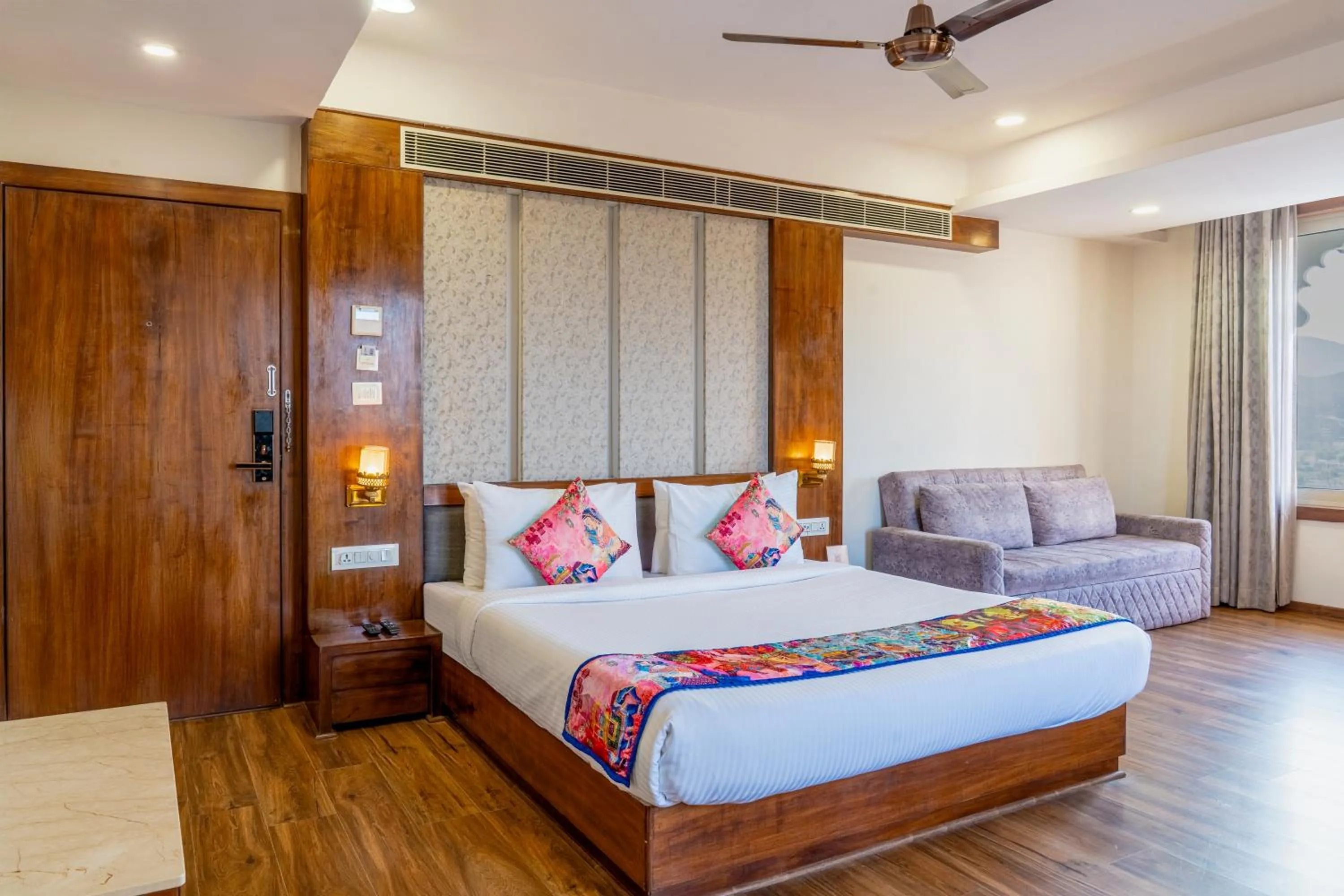 Bed in Hotel Paandora Grand,Udaipur