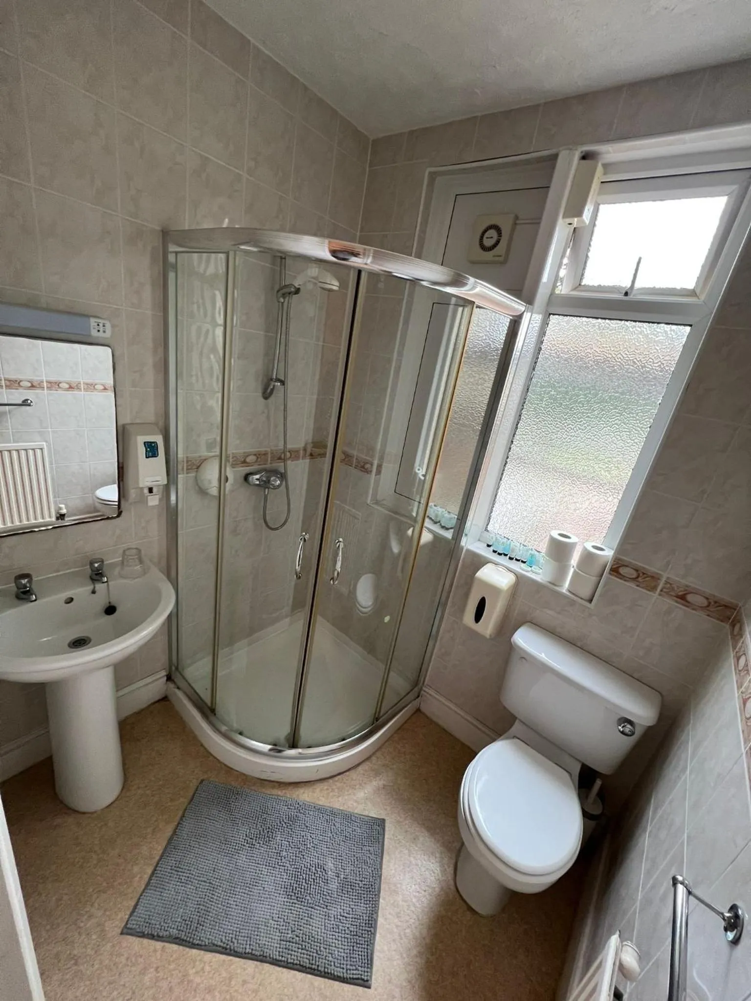 Bathroom in Bonair Hotel