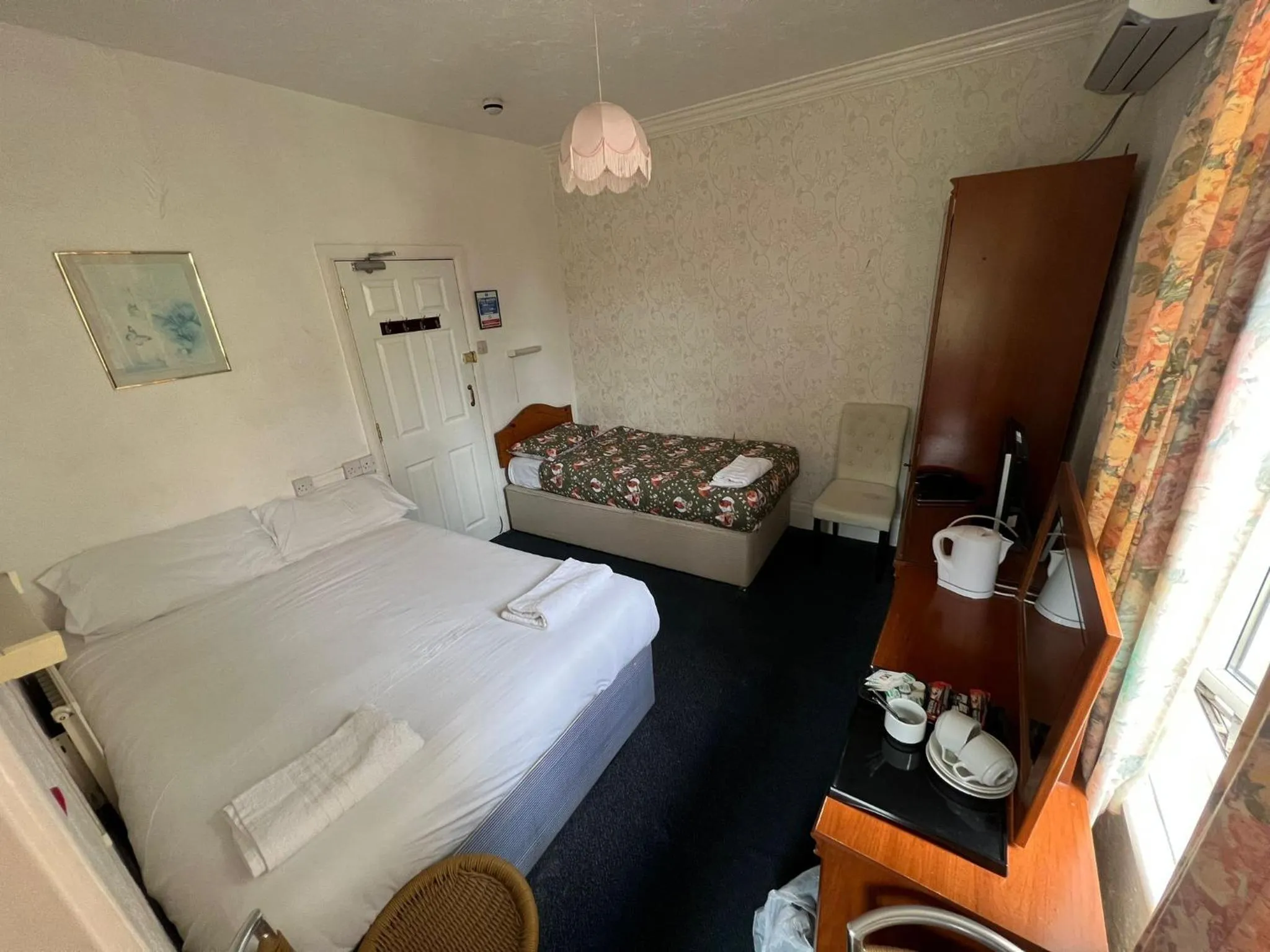 Bedroom, Bed in Bonair Hotel