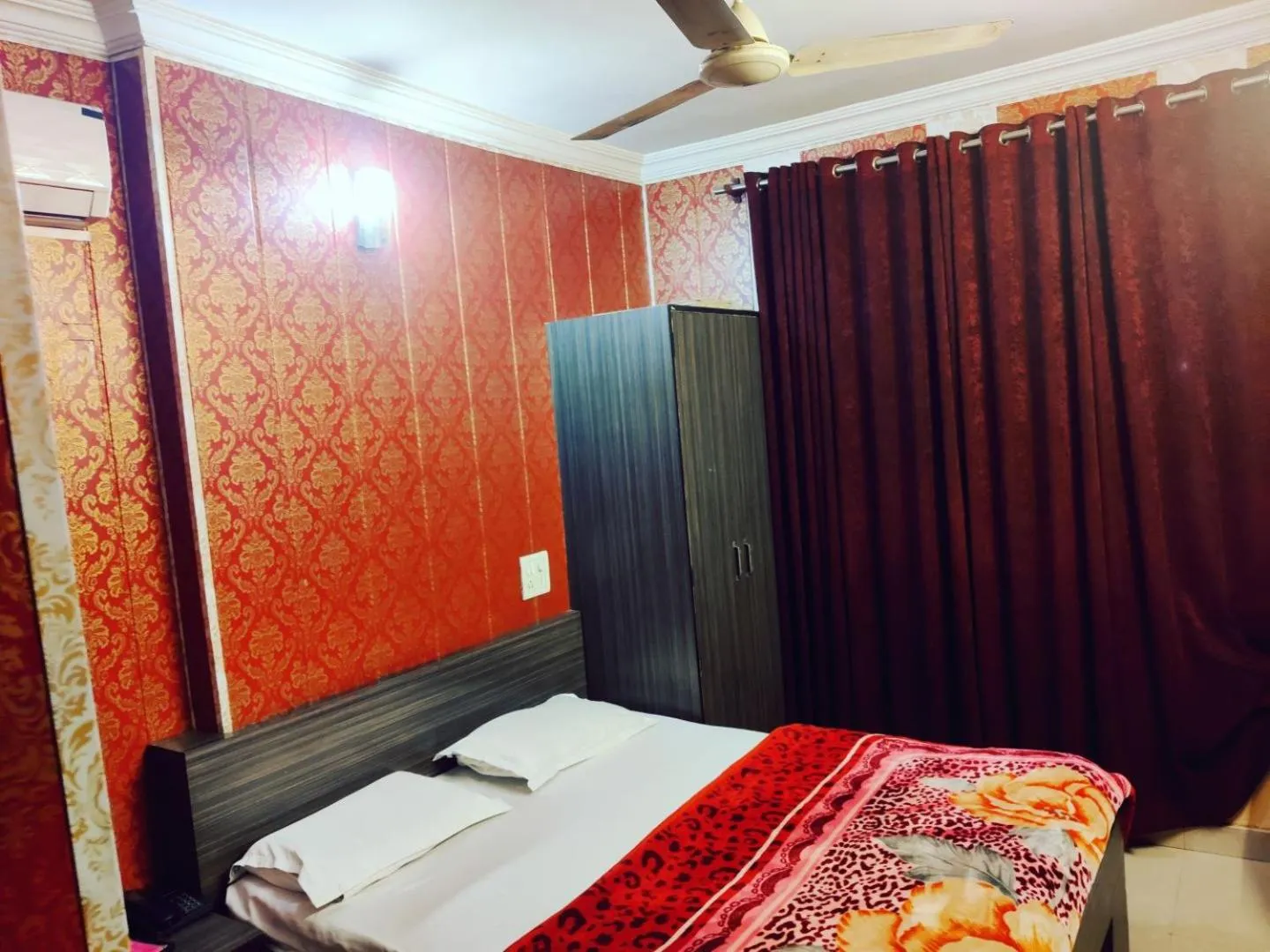 Photo of the whole room, Bed in Hotel Novelty