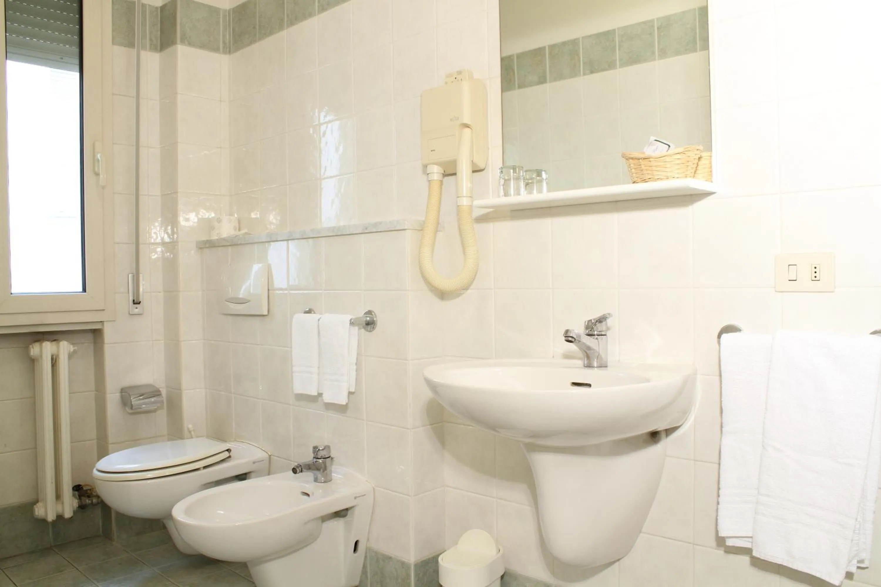 Toilet in Hotel La Pace