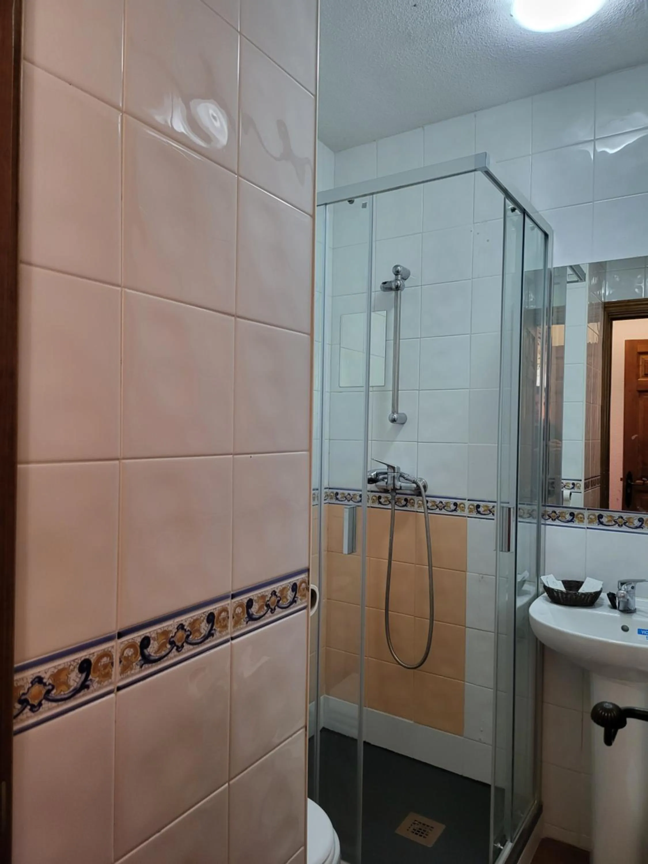 Bathroom in Hotel rural LA CASONA DE TAMAYA