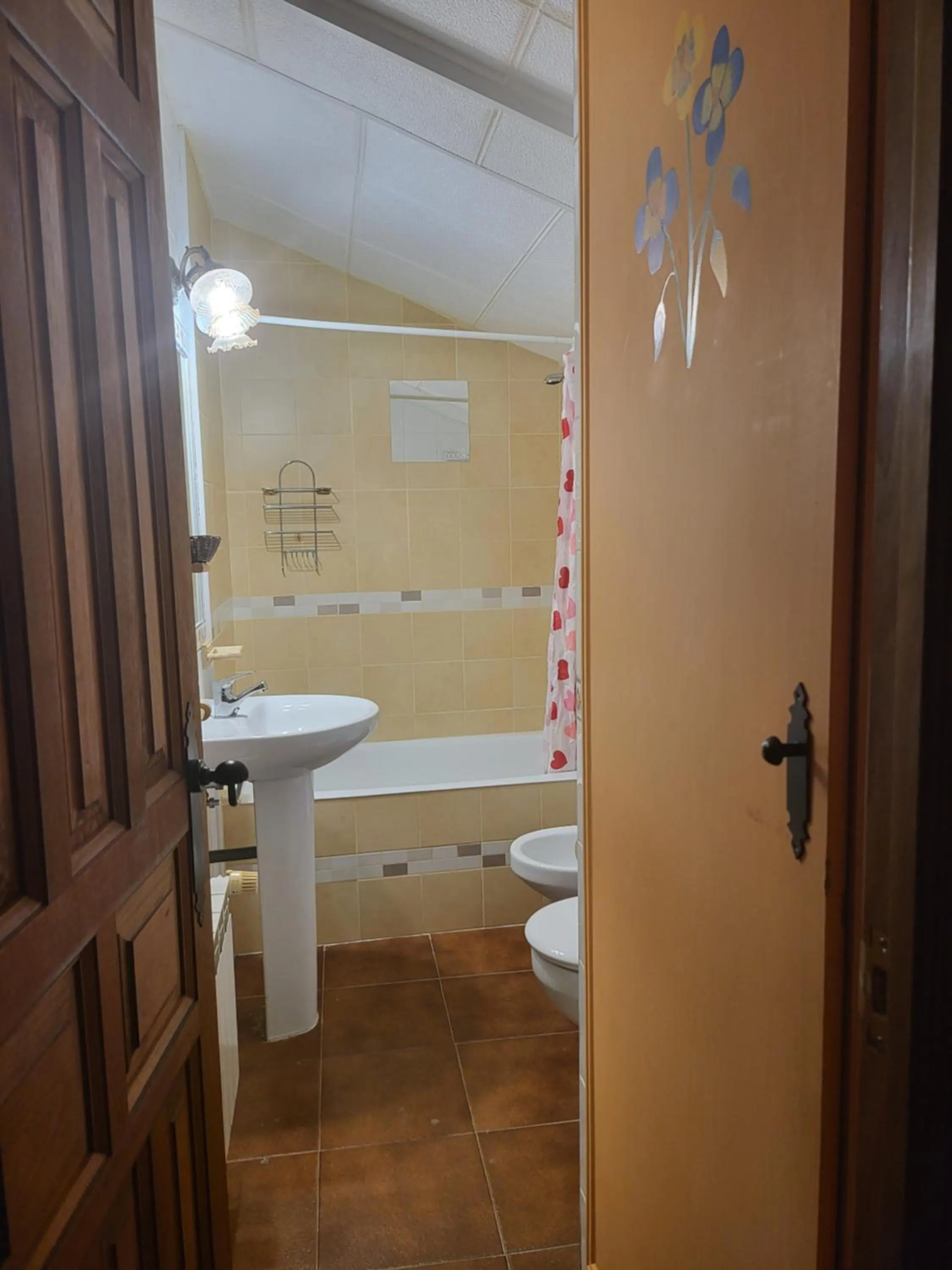 Bathroom in Hotel rural LA CASONA DE TAMAYA