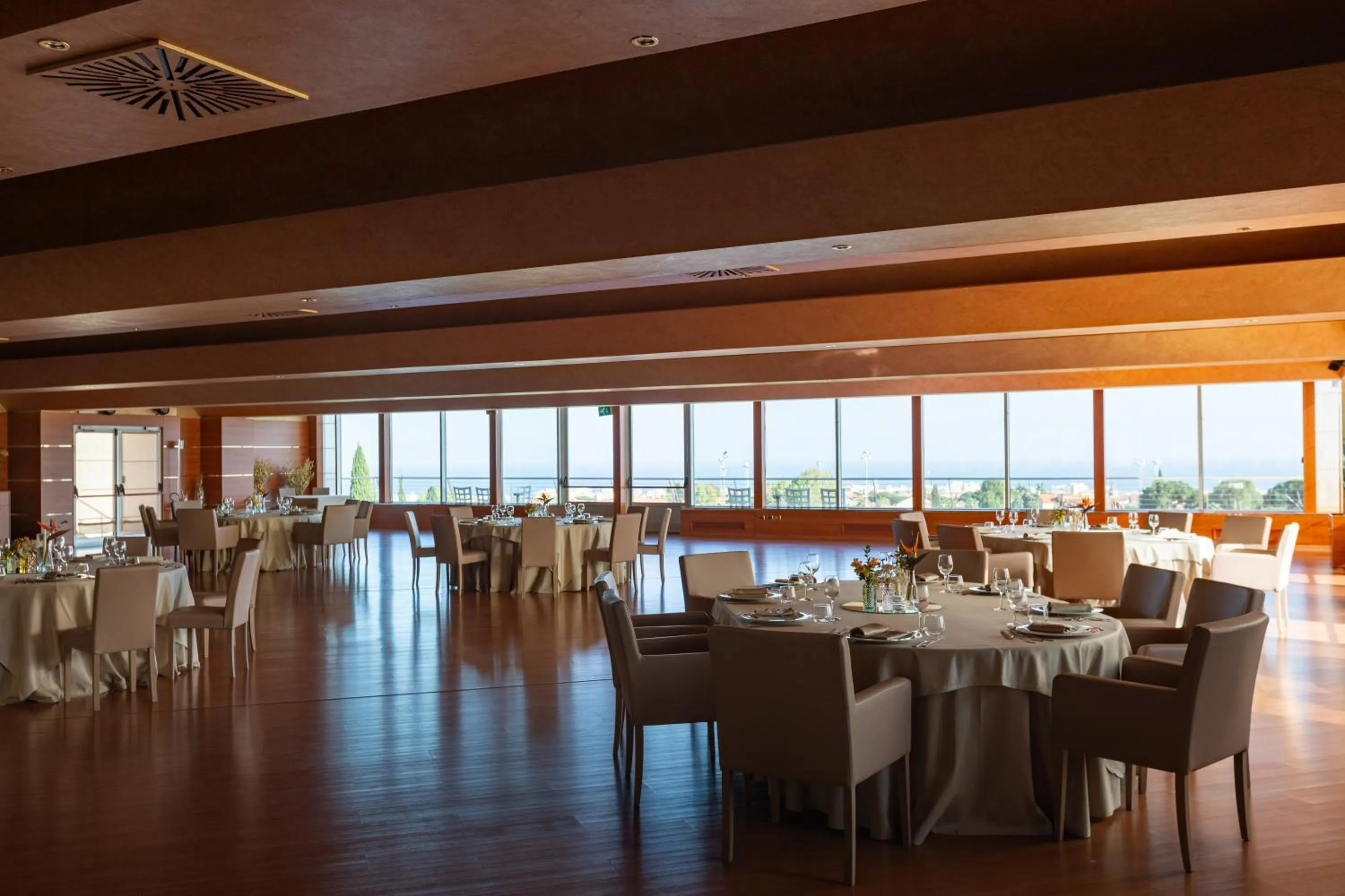 Restaurant/places to eat in Loano 2 Village