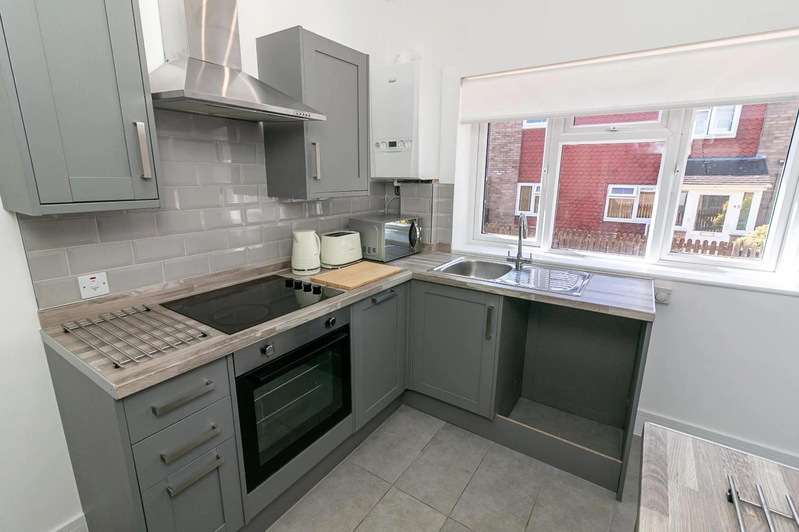 Kitchen or kitchenette in King Pin Corner