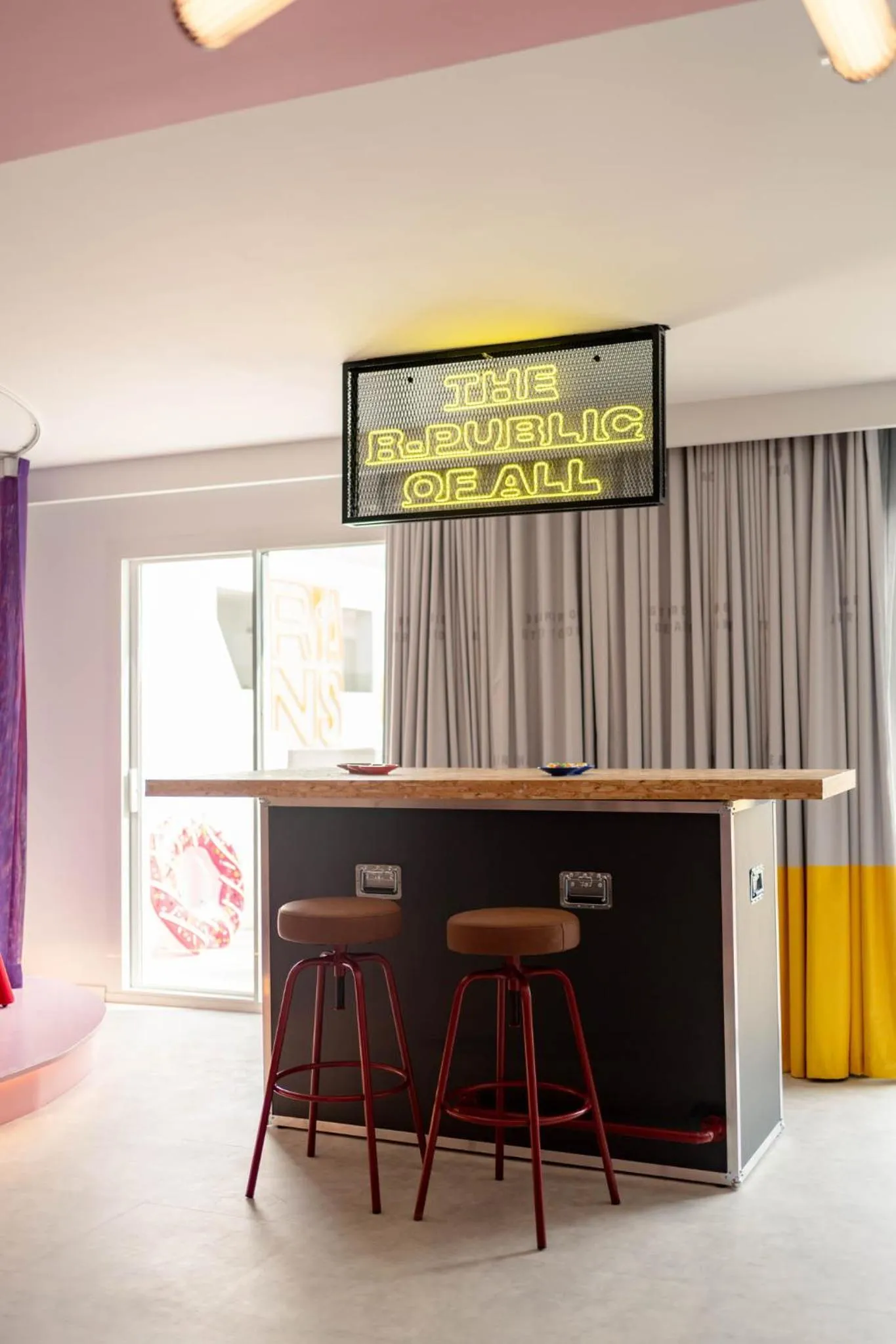 Living room in Ryans Lolas - Adults Only